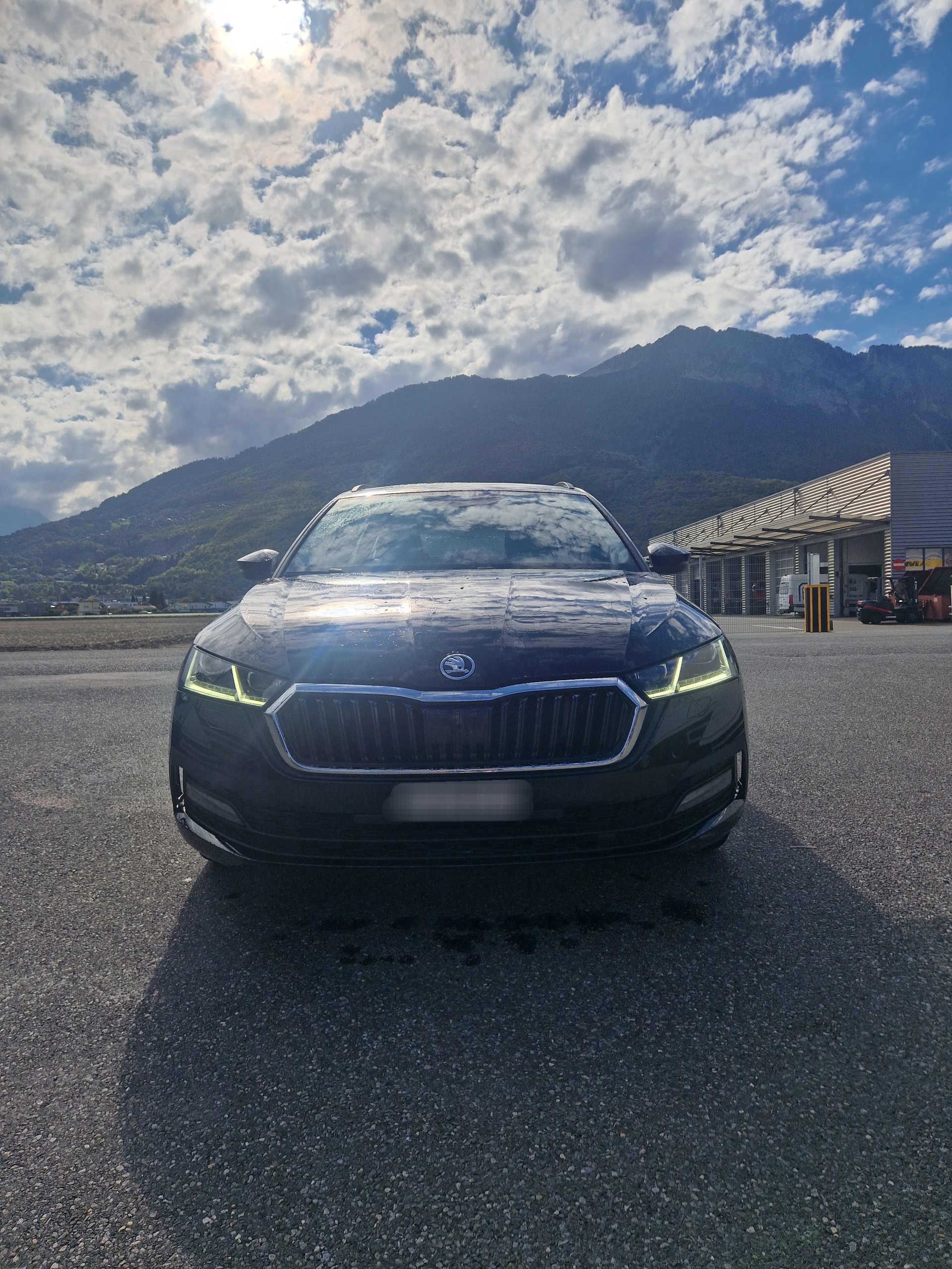 SKODA Octavia Combi 2.0 TSI Ambition DSG 4x4-image-1