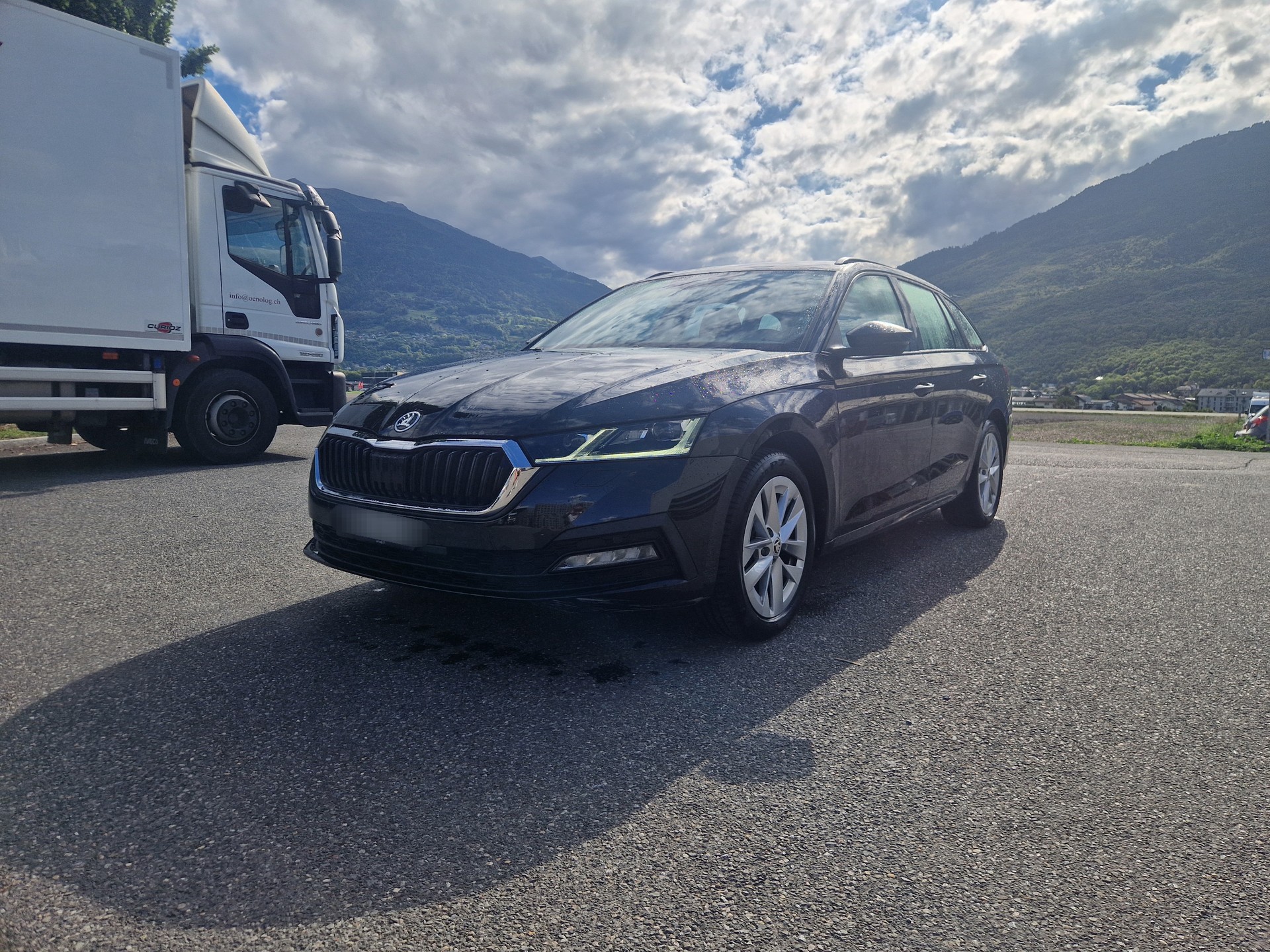 SKODA Octavia Combi 2.0 TSI Ambition DSG 4x4-image-2