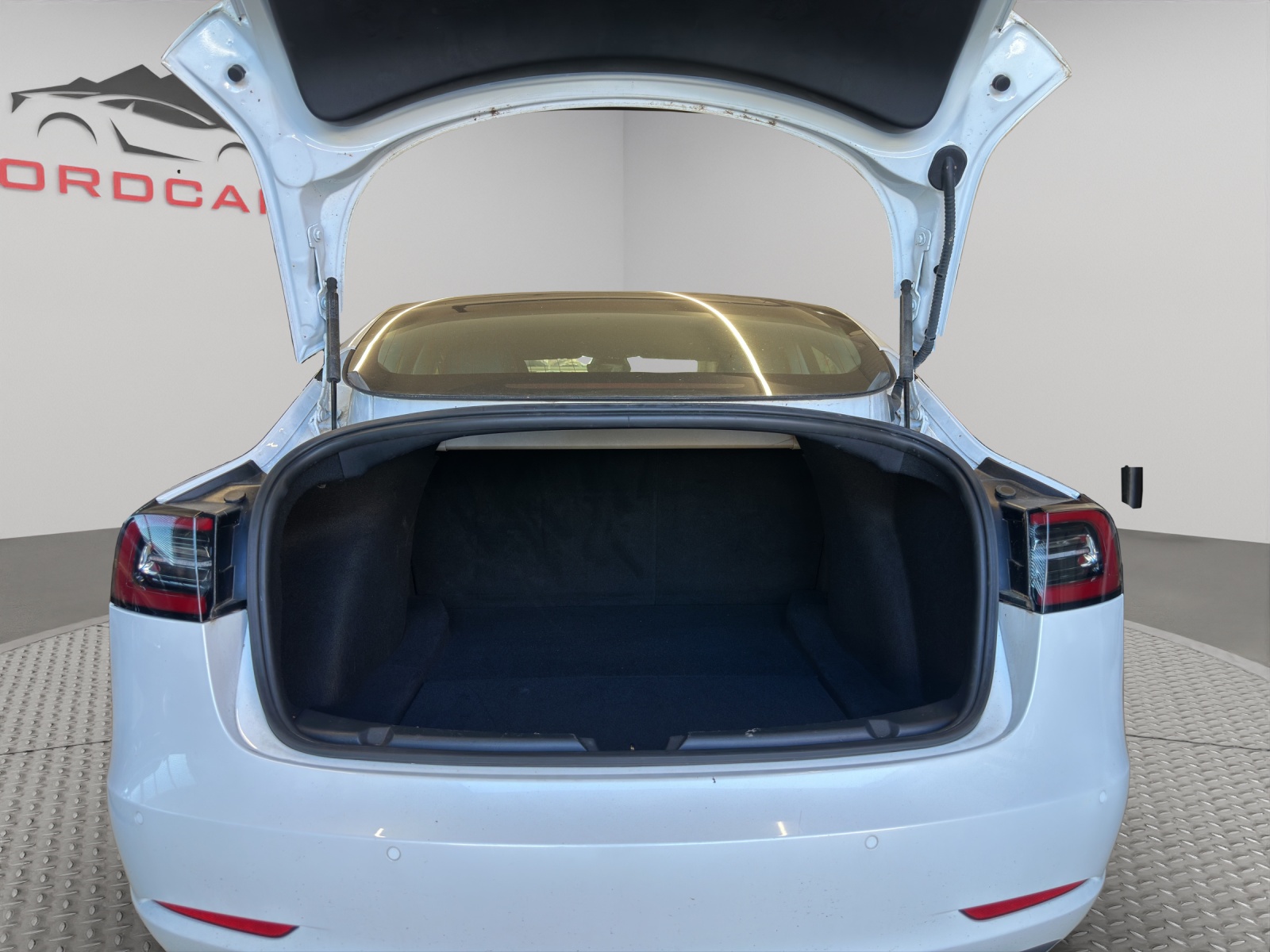 TESLA Model 3 Performance Dual Motor AWD-image-16