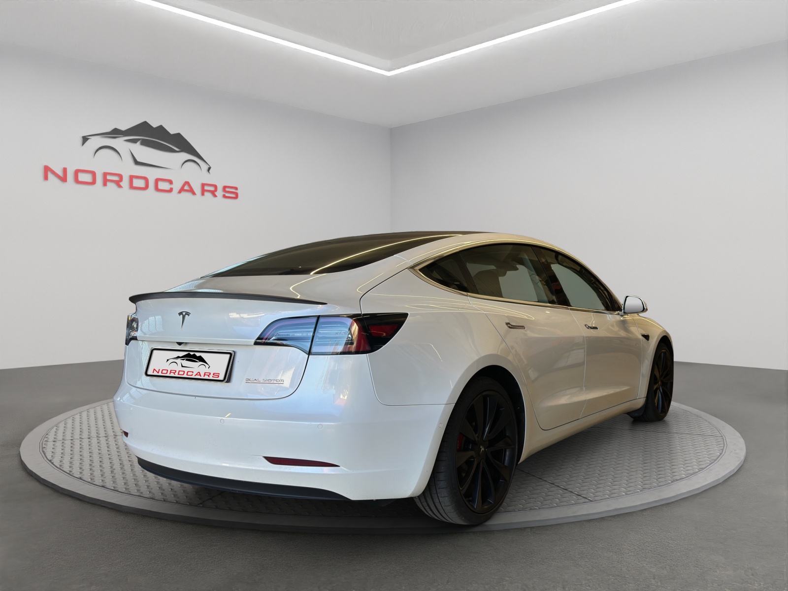 TESLA Model 3 Performance Dual Motor AWD-image-4