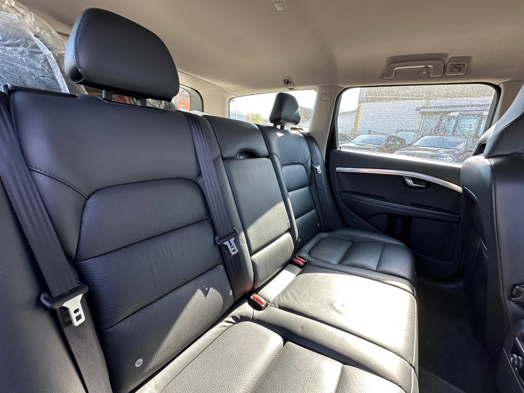 VOLVO V70 D5 AWD Momentum Geartronic-image-11