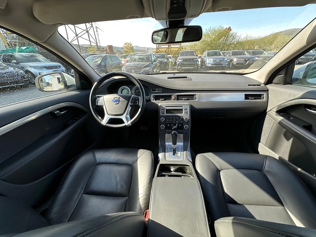 VOLVO V70 D5 AWD Momentum Geartronic-image-7