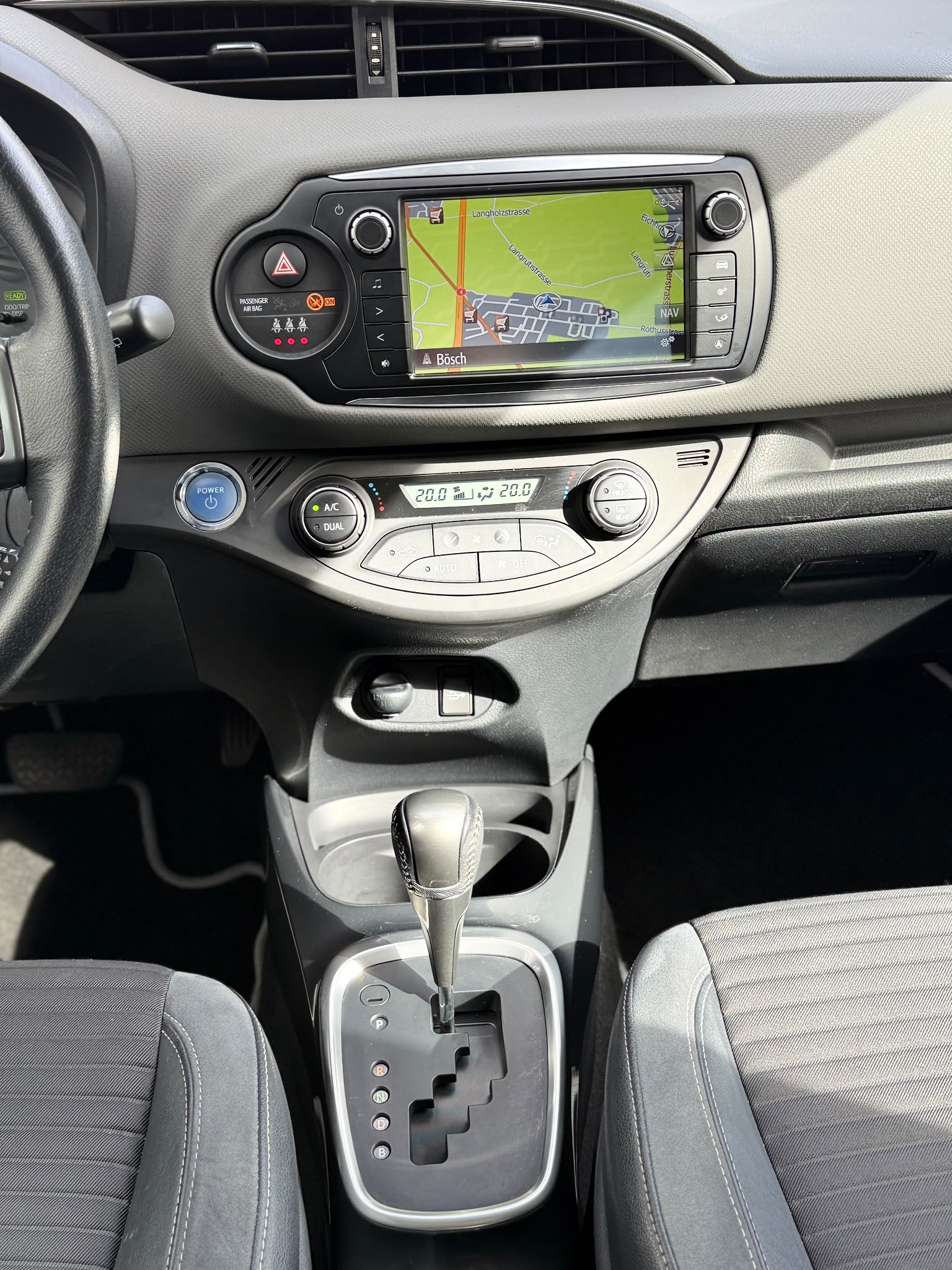 TOYOTA Yaris 1.5 VVT-i HSD Sol Premium-image-13