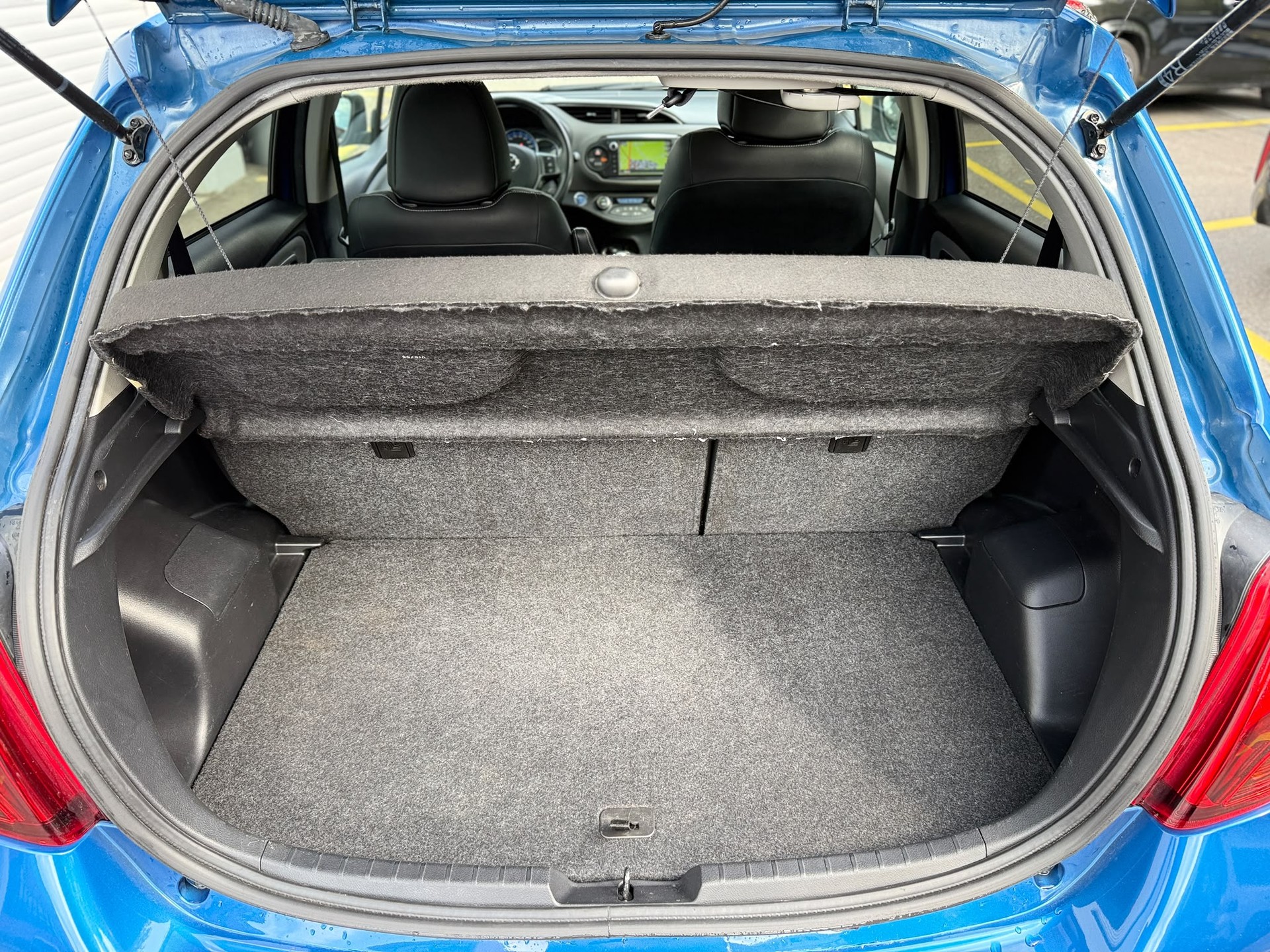 TOYOTA Yaris 1.5 VVT-i HSD Sol Premium-image-22