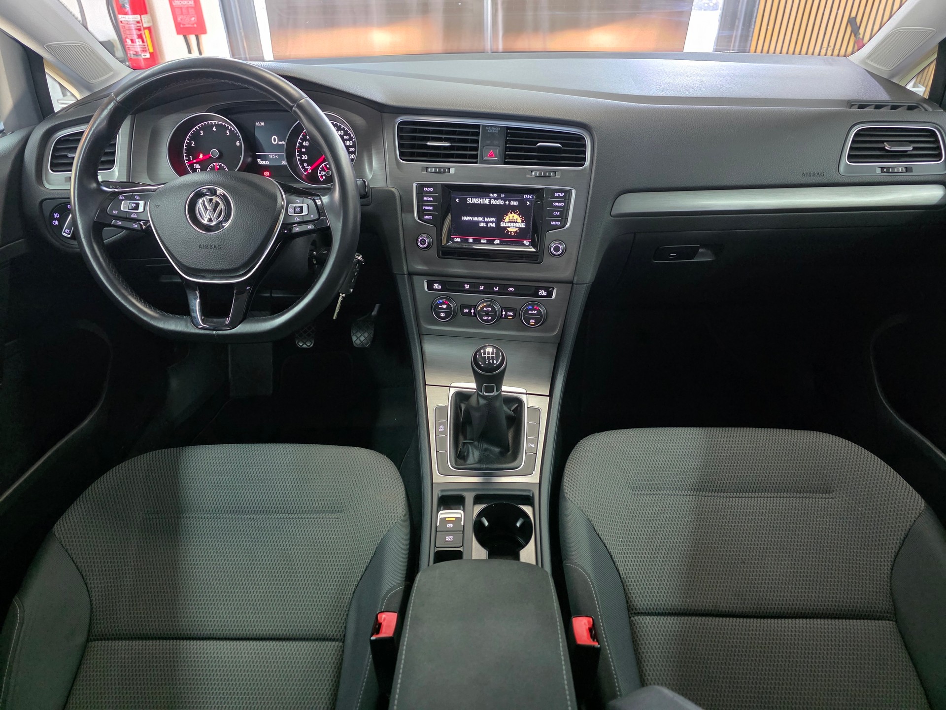VW Golf 1.2 TSI Trendline-image-11