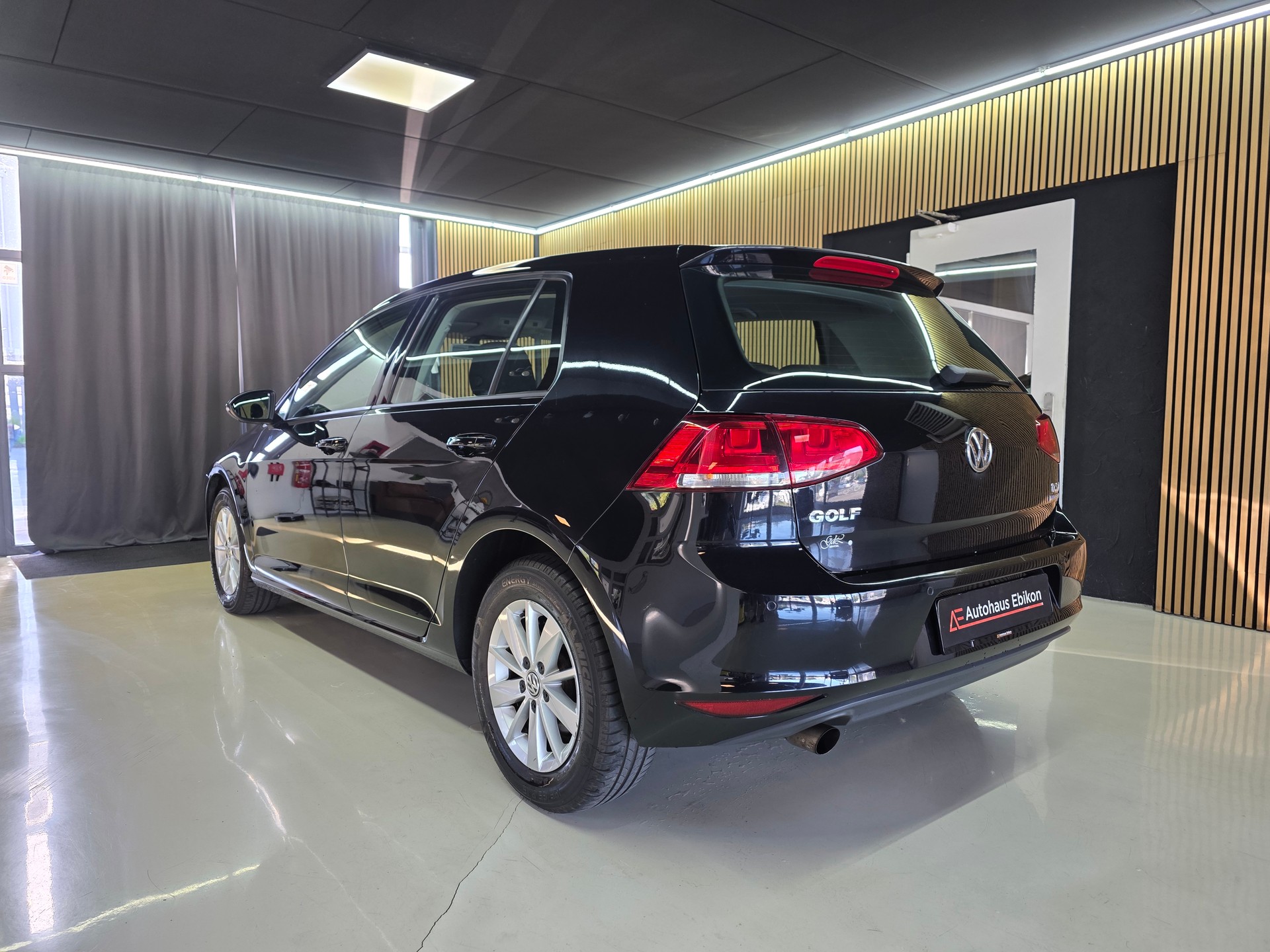 VW Golf 1.2 TSI Trendline-image-4