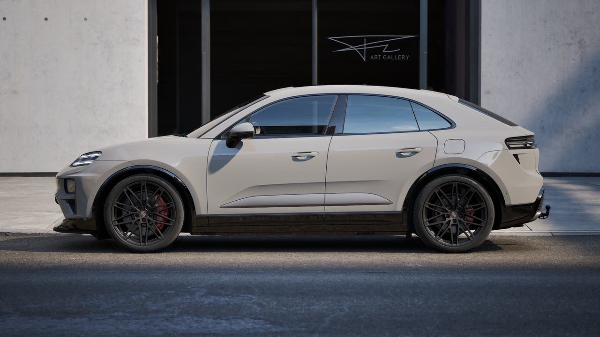 PORSCHE Macan Turbo-image-1