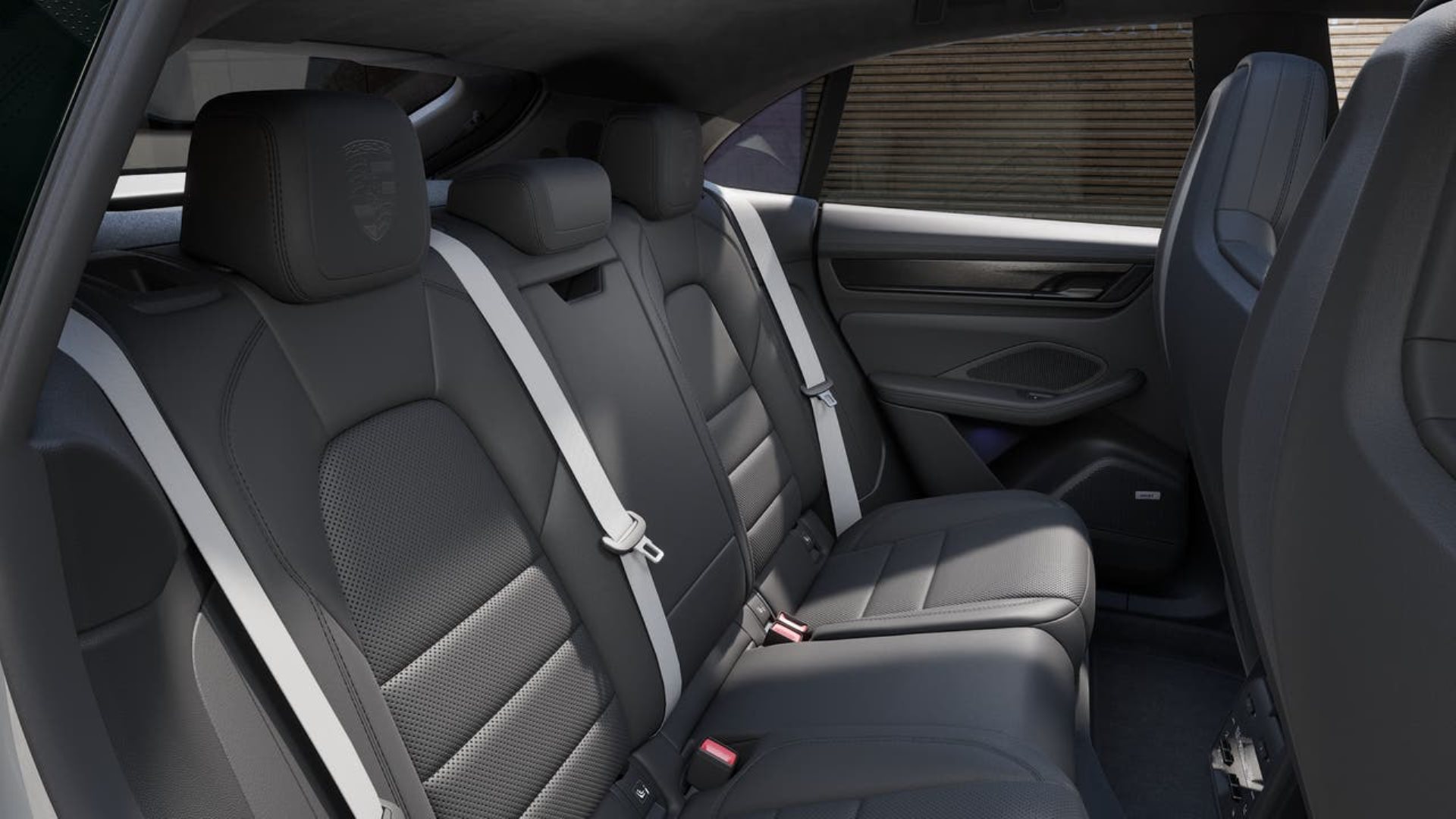 PORSCHE Macan Turbo-image-12