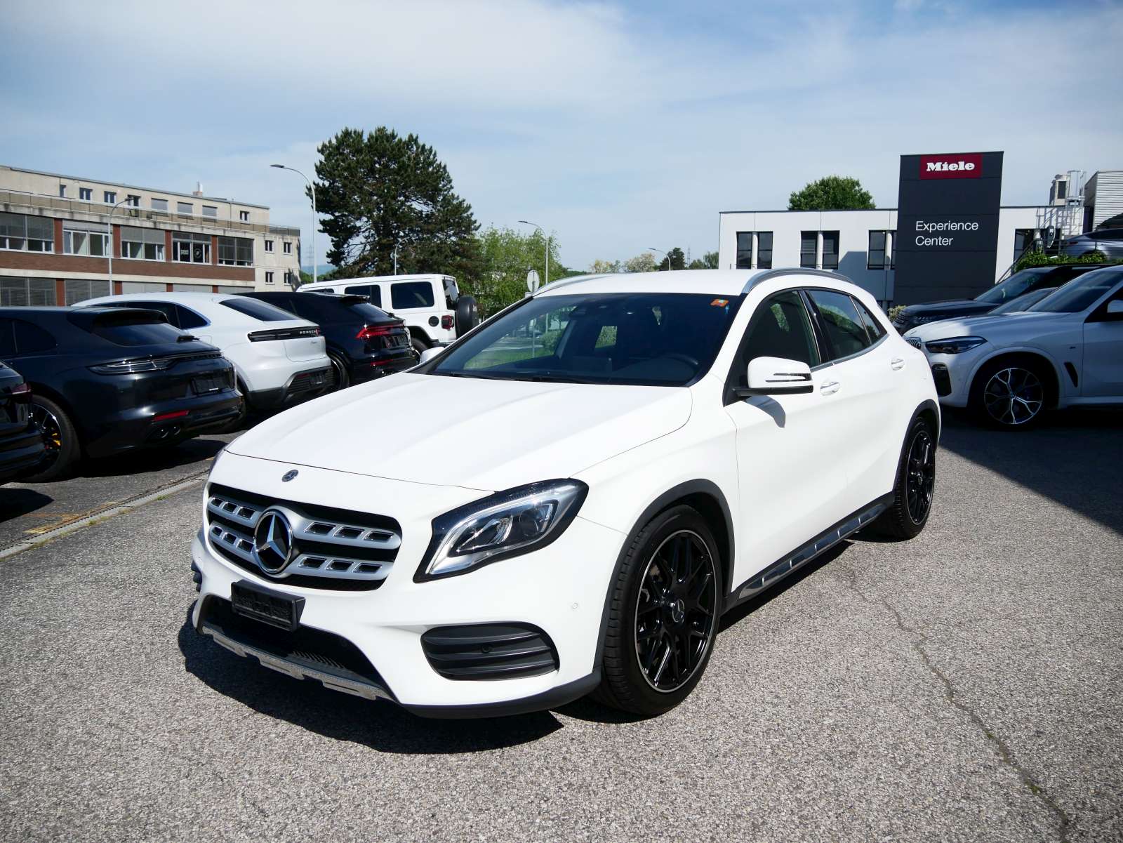 MERCEDES-BENZ GLA 220 AMG Line 4Matic 7G-DCT-image-0