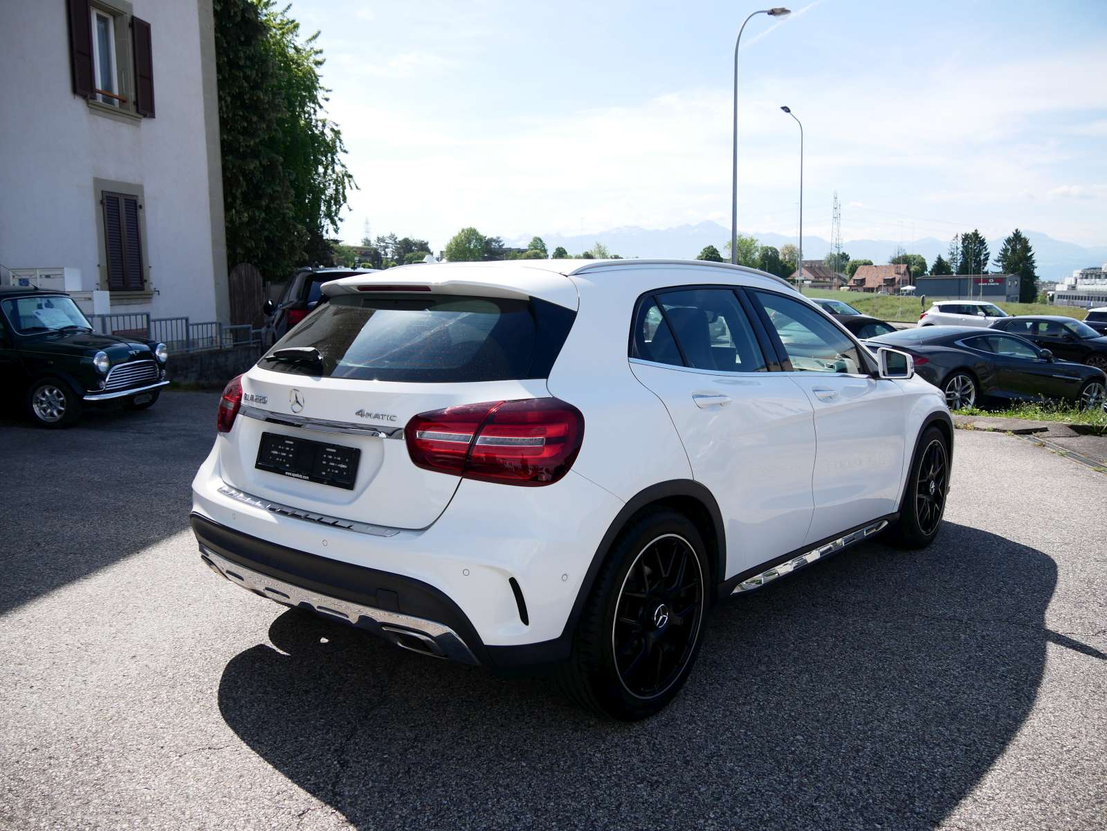 MERCEDES-BENZ GLA 220 AMG Line 4Matic 7G-DCT-image-2
