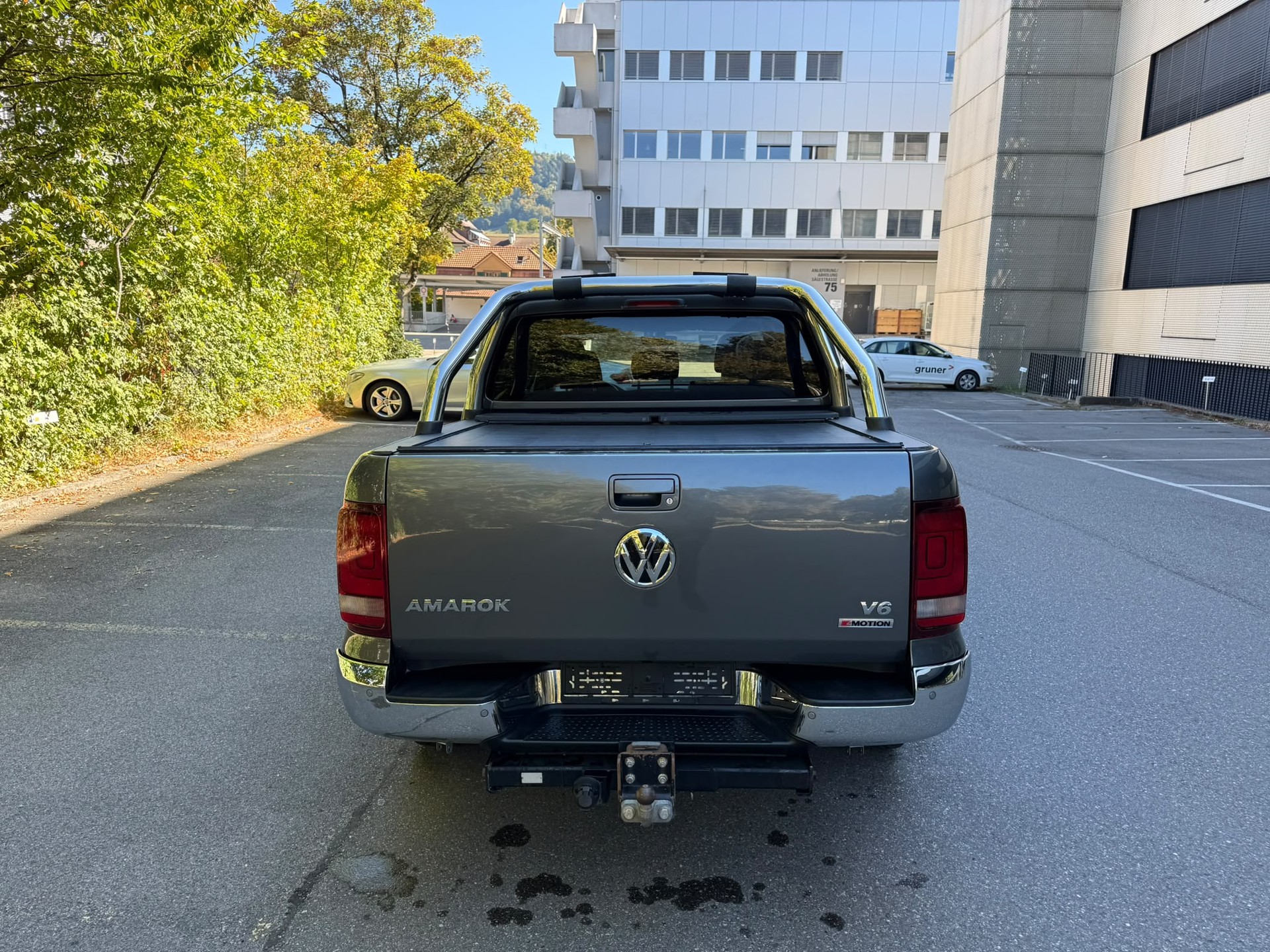 VW Amarok 3.0TDI Crossline 4Motion Automatic-image-4