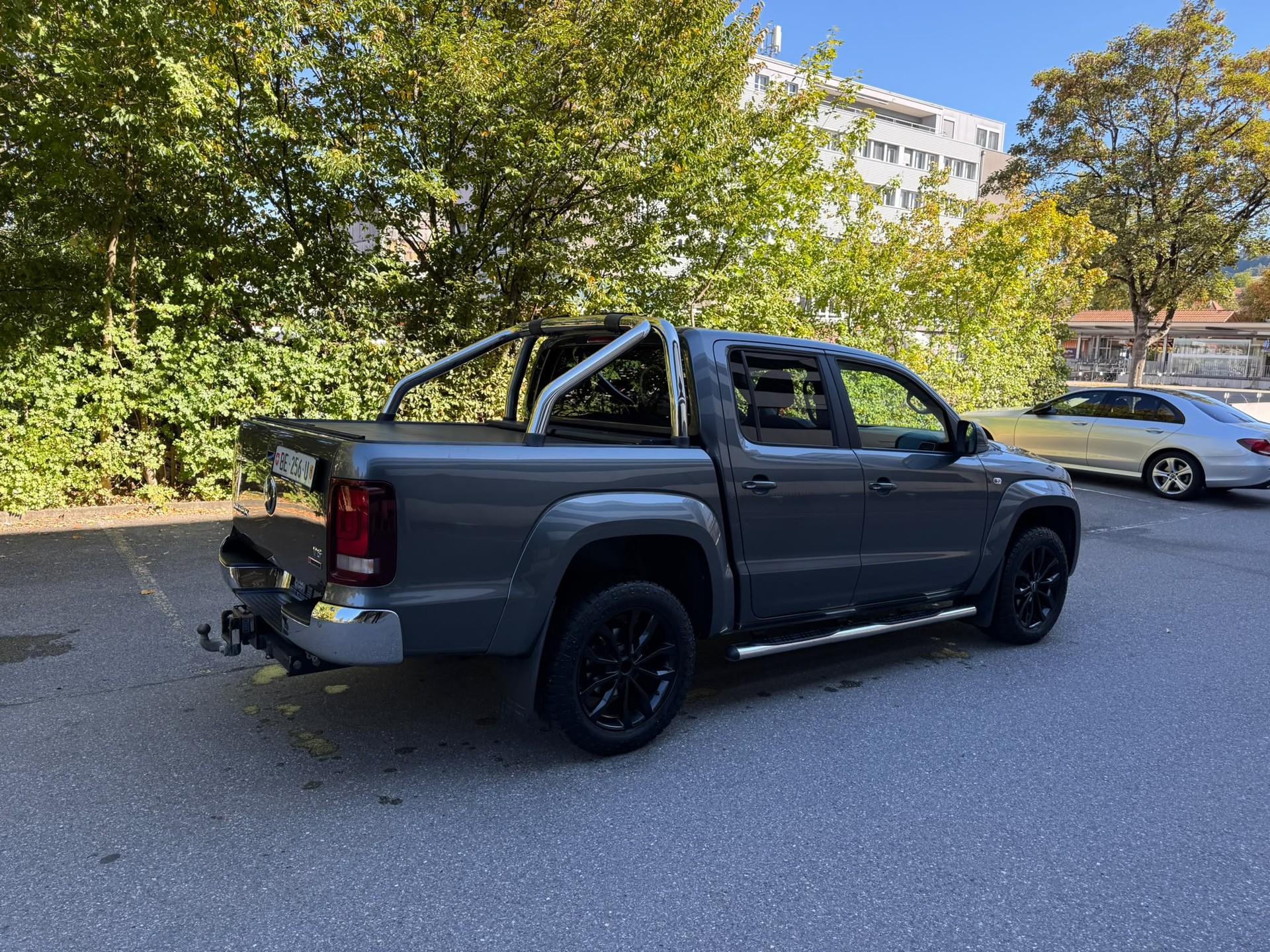 VW Amarok 3.0TDI Crossline 4Motion Automatic-image-2