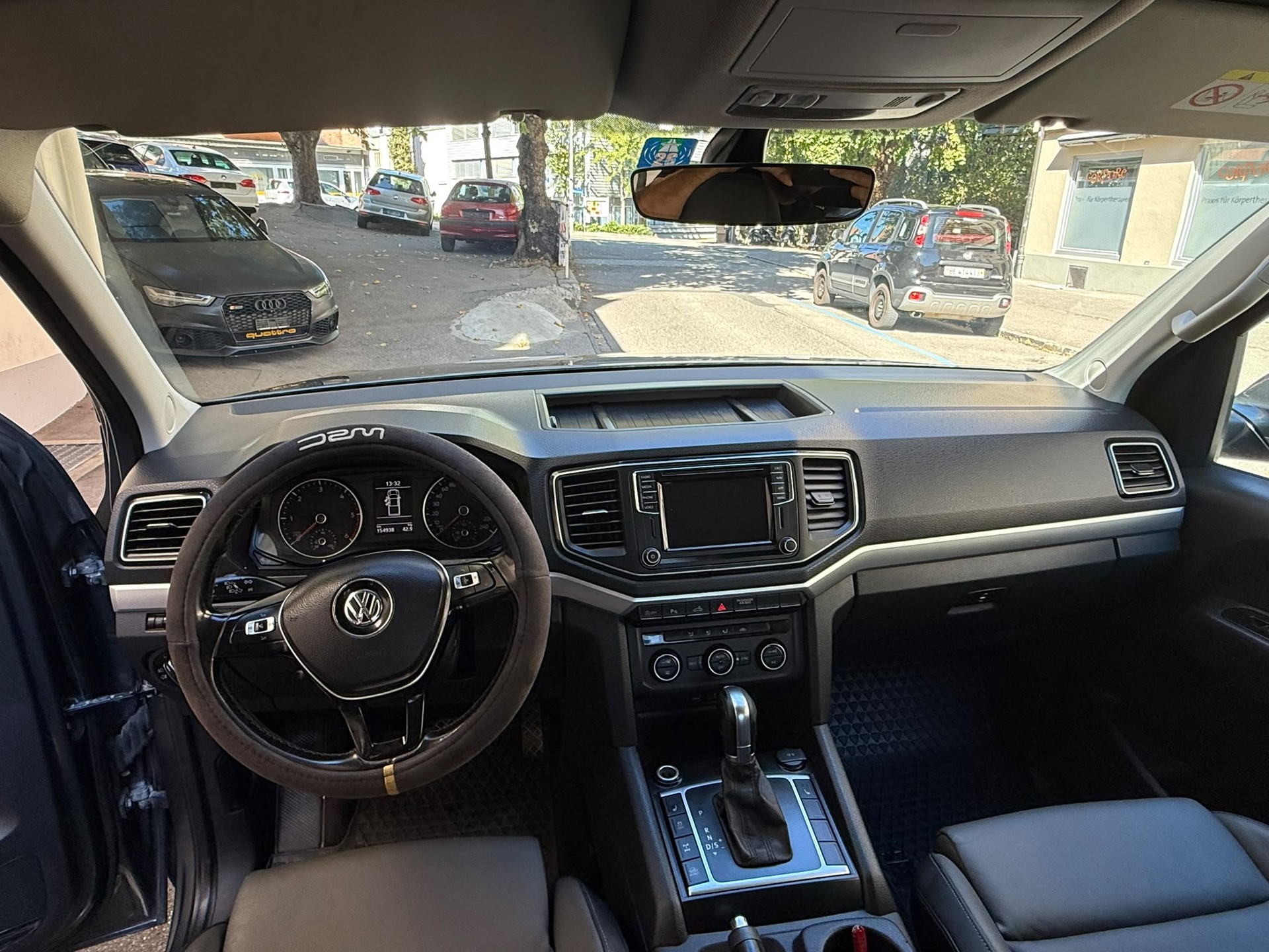 VW Amarok 3.0TDI Crossline 4Motion Automatic-image-8