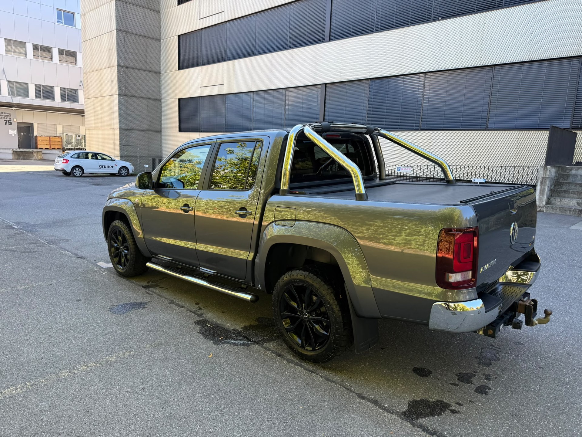 VW Amarok 3.0TDI Crossline 4Motion Automatic-image-6
