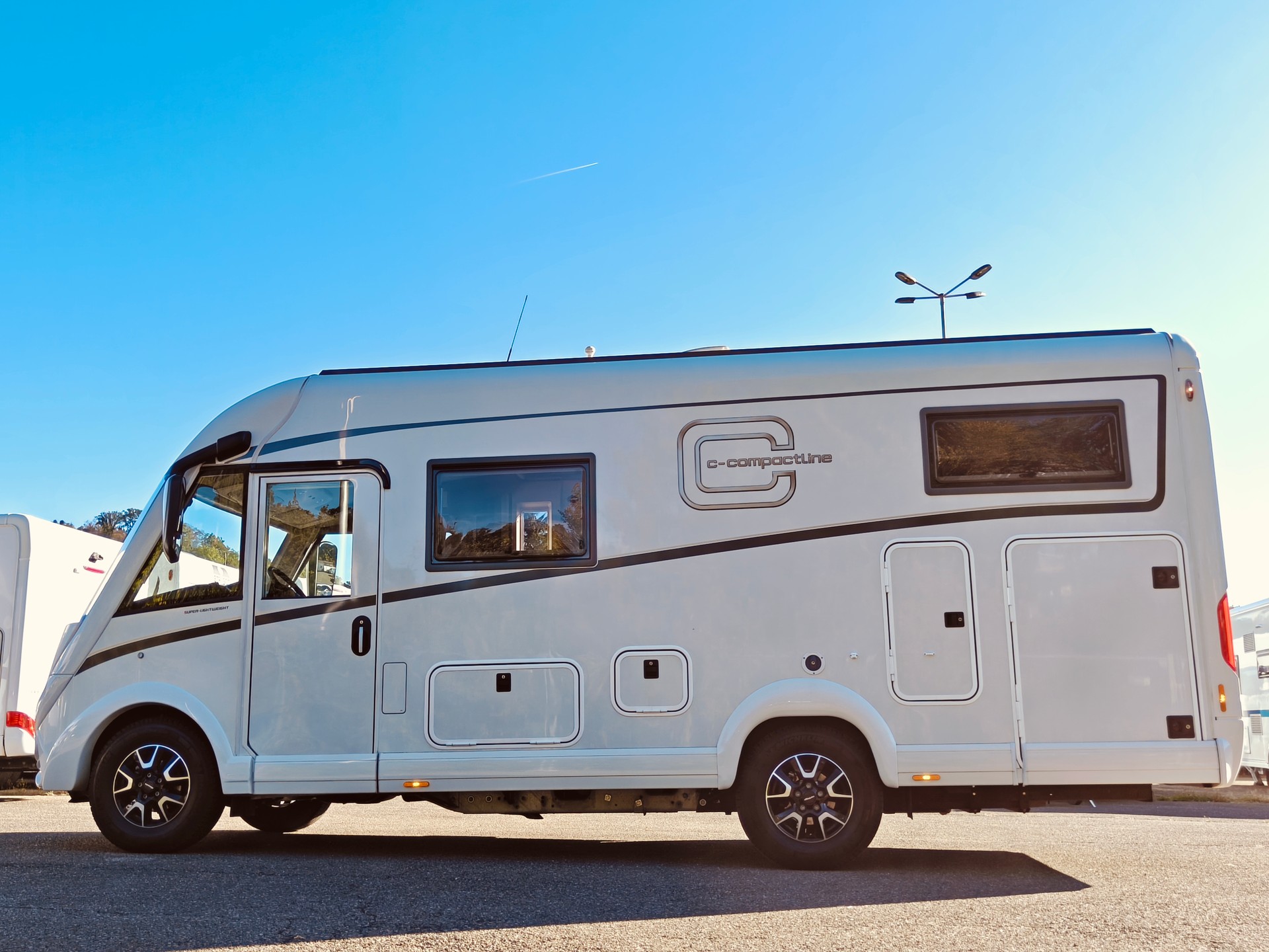CARTHAGO C-Compactline I 141 LE 3.5t -- Automat -- Längsbett -- Hubbett-image-7