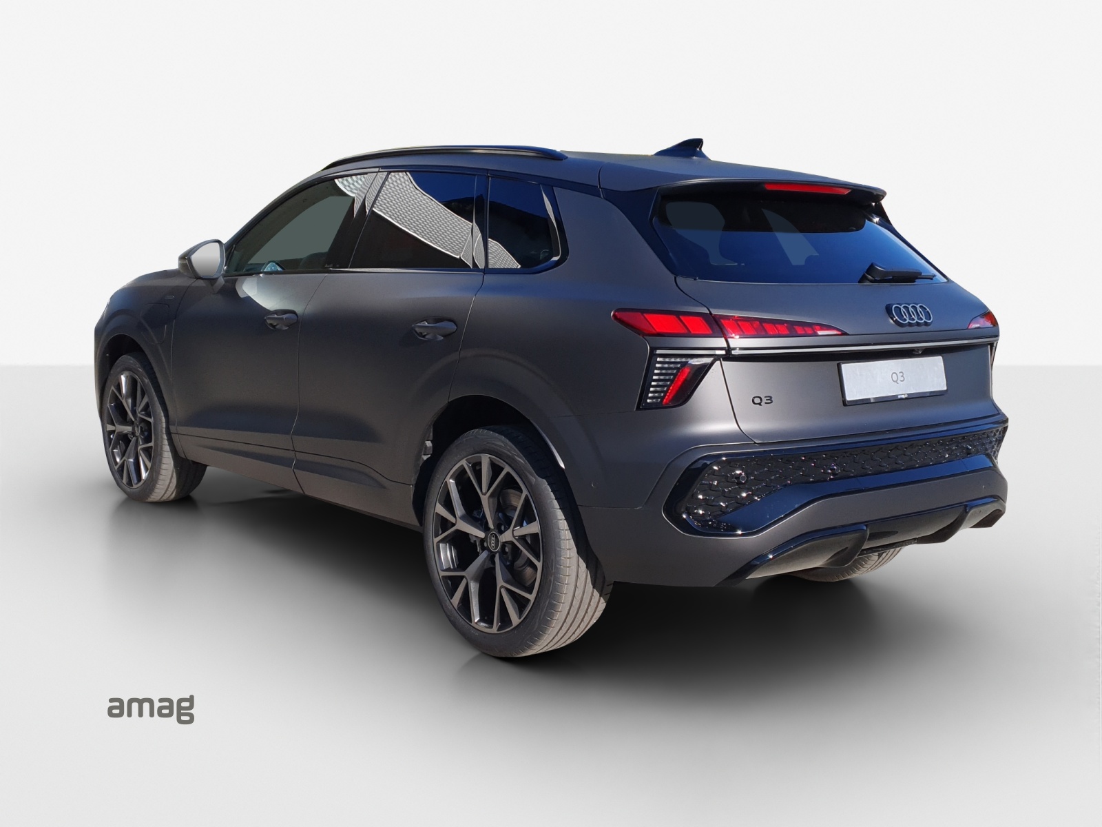 AUDI Q3 SUV e-hybrid 200 kW S tronig-image-2