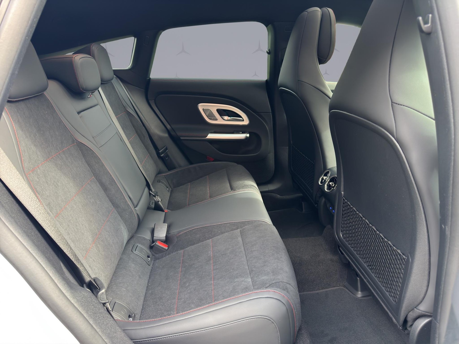 MERCEDES-BENZ CLA-Klasse X178 Shooting Brake CLA 220 4matic-image-16