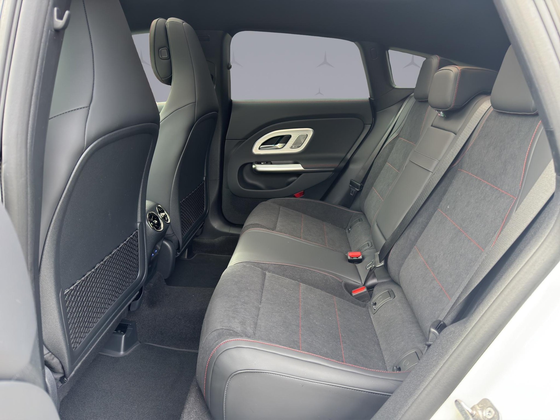 MERCEDES-BENZ CLA-Klasse X178 Shooting Brake CLA 220 4matic-image-11