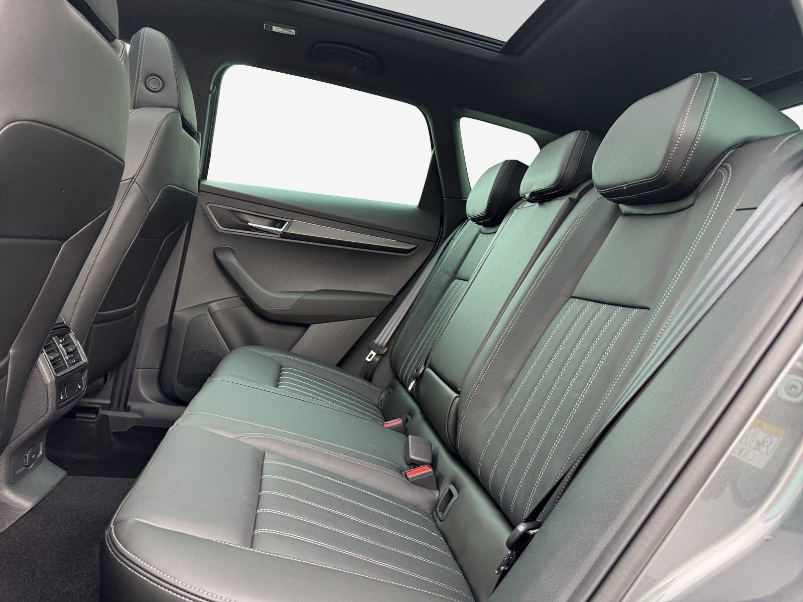 SKODA Karoq 2.0 TSI SportLine 4x4 DSG-image-11