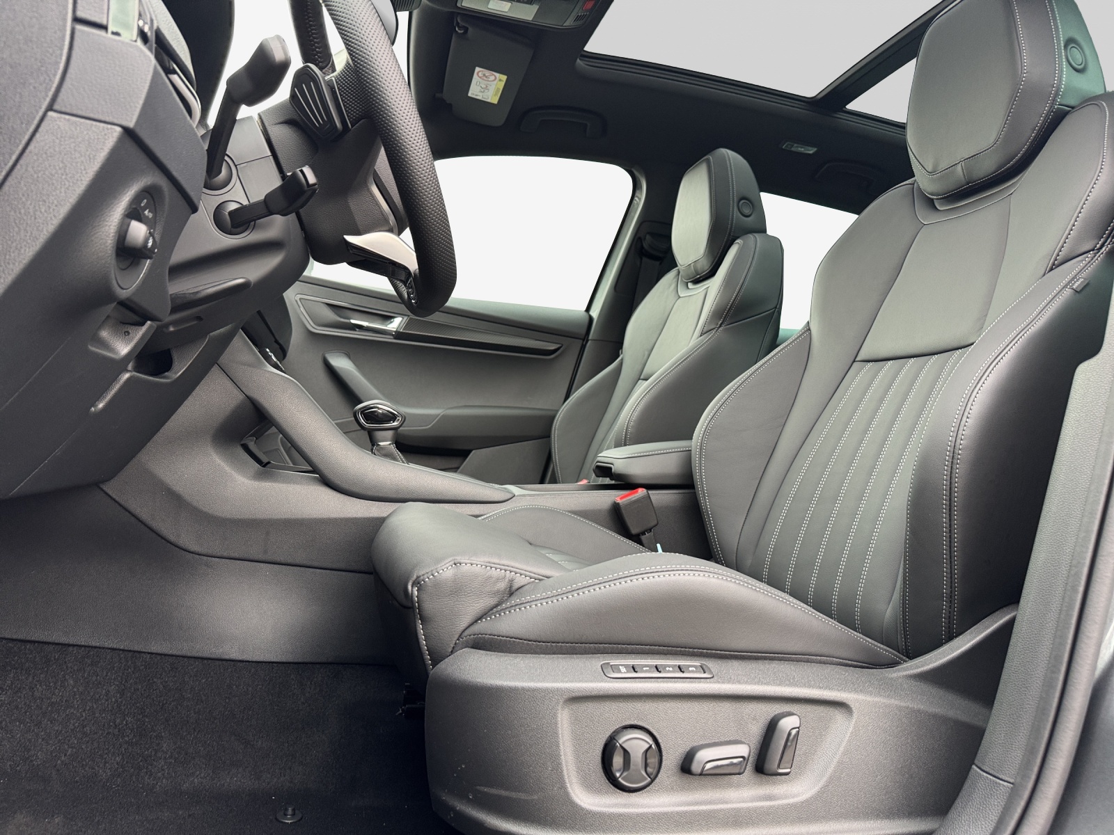 SKODA Karoq 2.0 TSI SportLine 4x4 DSG-image-7