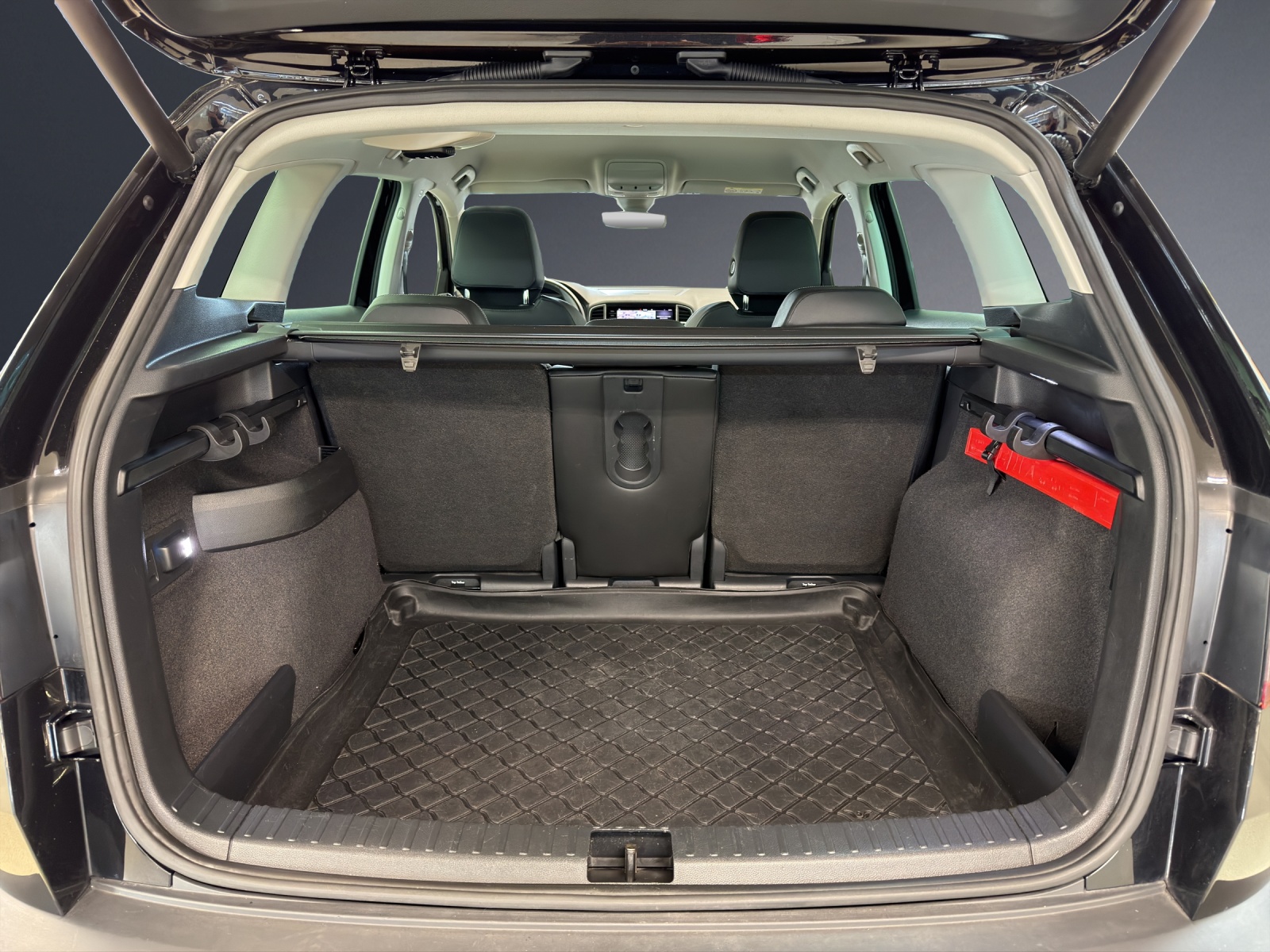 SKODA Karoq 1.5TSI ACT Style-image-16
