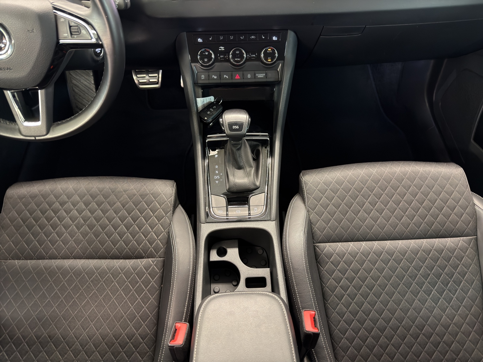 SKODA Karoq 1.5TSI ACT Style-image-14
