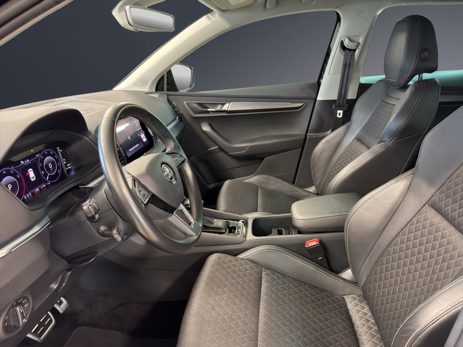SKODA Karoq 1.5TSI ACT Style-image-6