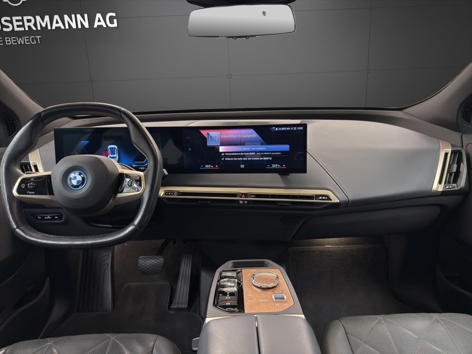 BMW iX xDrive40 SPORT-image-7