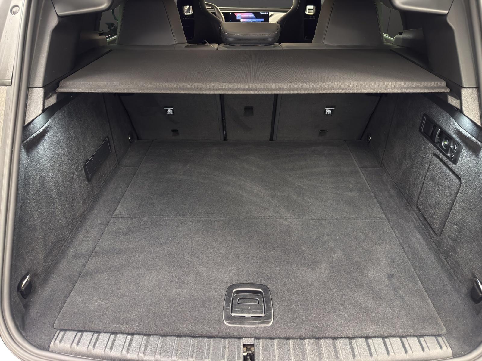 BMW iX xDrive40 SPORT-image-22