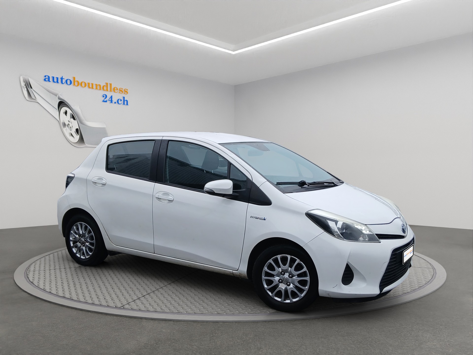 TOYOTA Yaris 1.5 VVT-i Hybrid Luna CVT-image-1