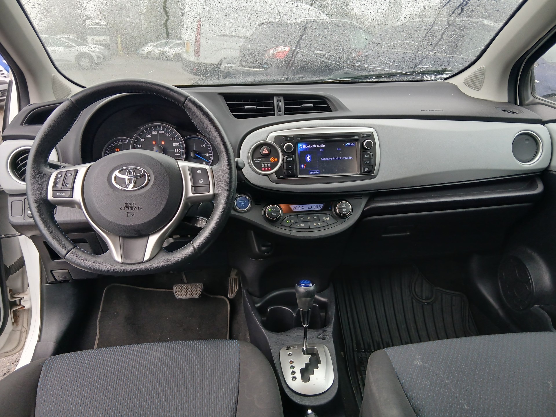 TOYOTA Yaris 1.5 VVT-i Hybrid Luna CVT-image-7