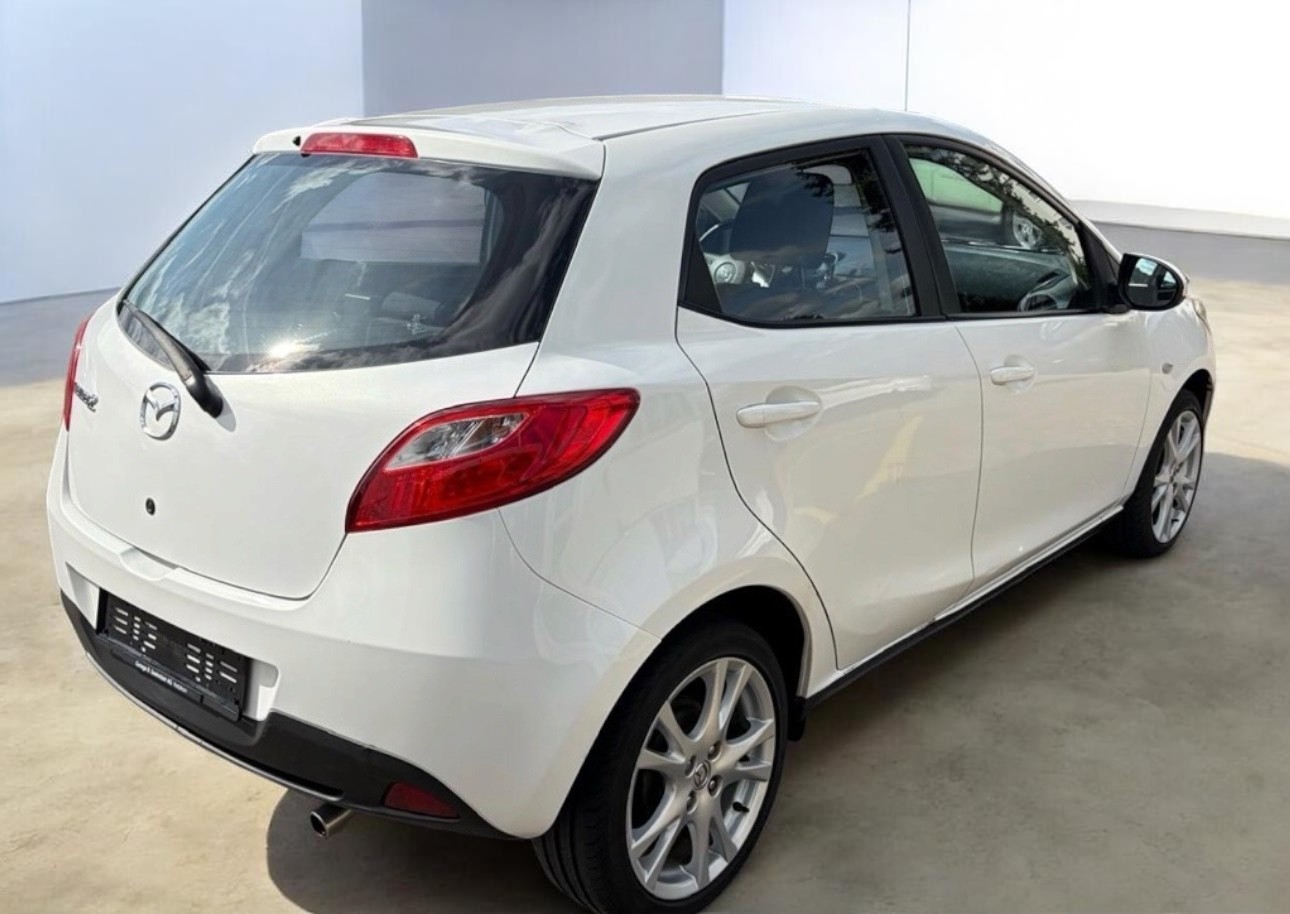 MAZDA 2 1.3i 16V Exclusive-image-6
