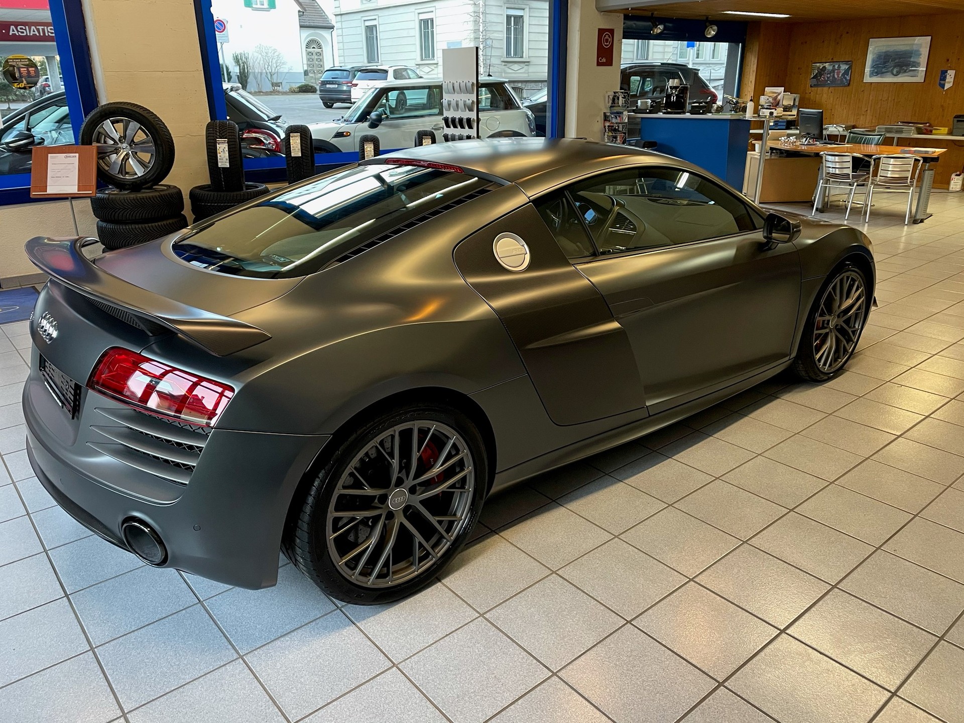 AUDI R8 Coupé 5.2 LMX R-Tronic-image-3