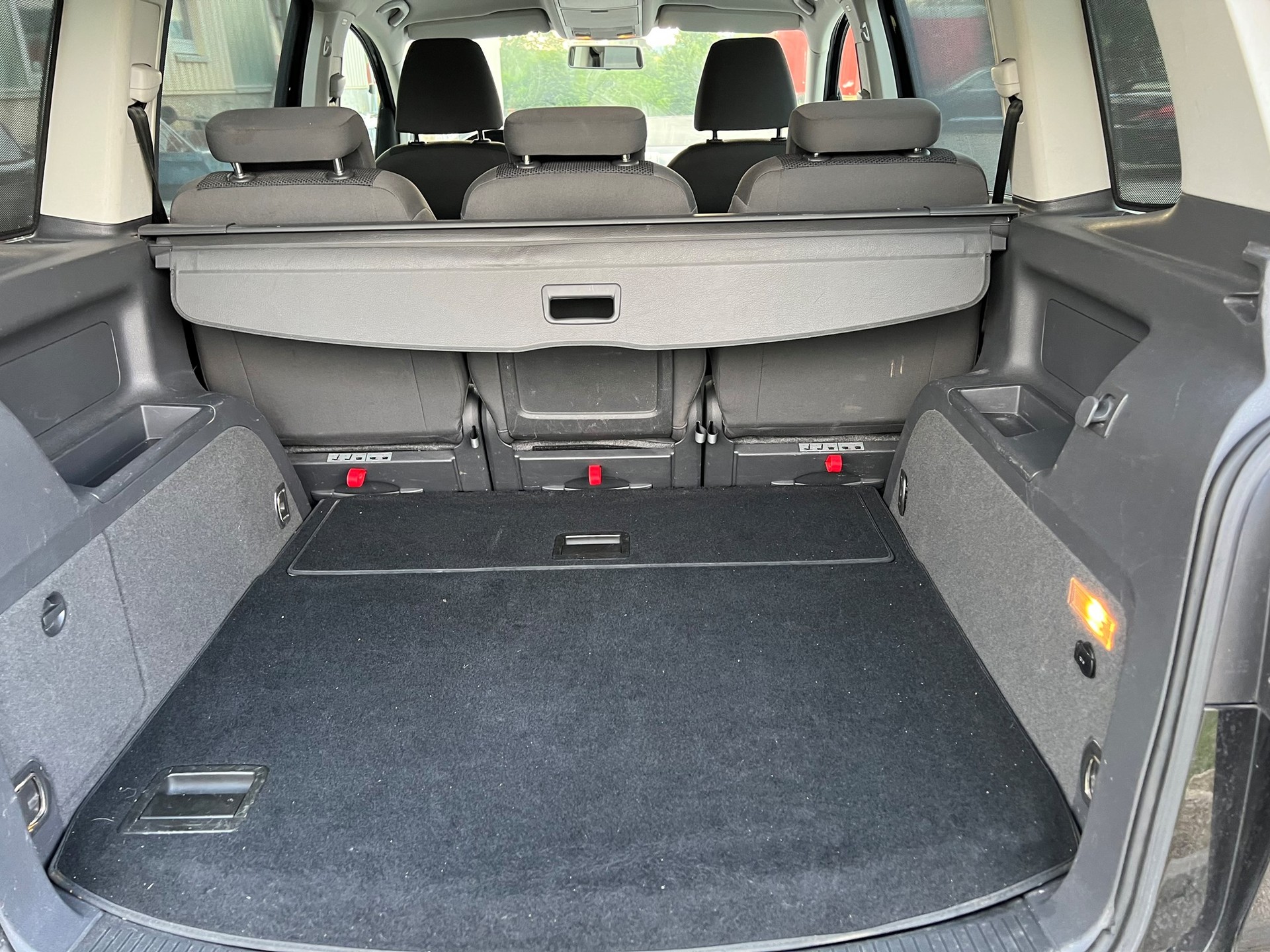 VW Touran 1.6 TDI Comfortline DSG-image-7