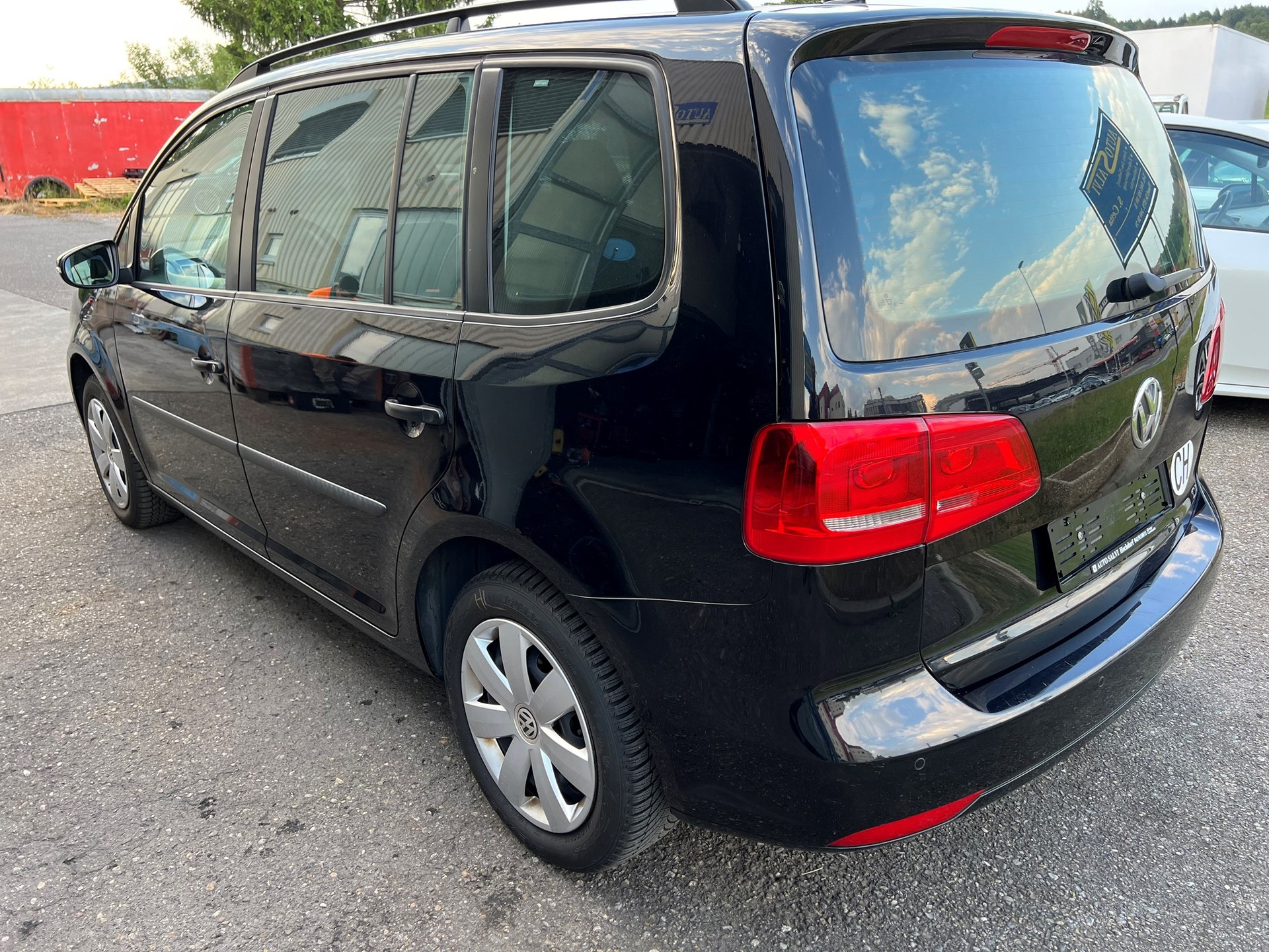 VW Touran 1.6 TDI Comfortline DSG-image-1