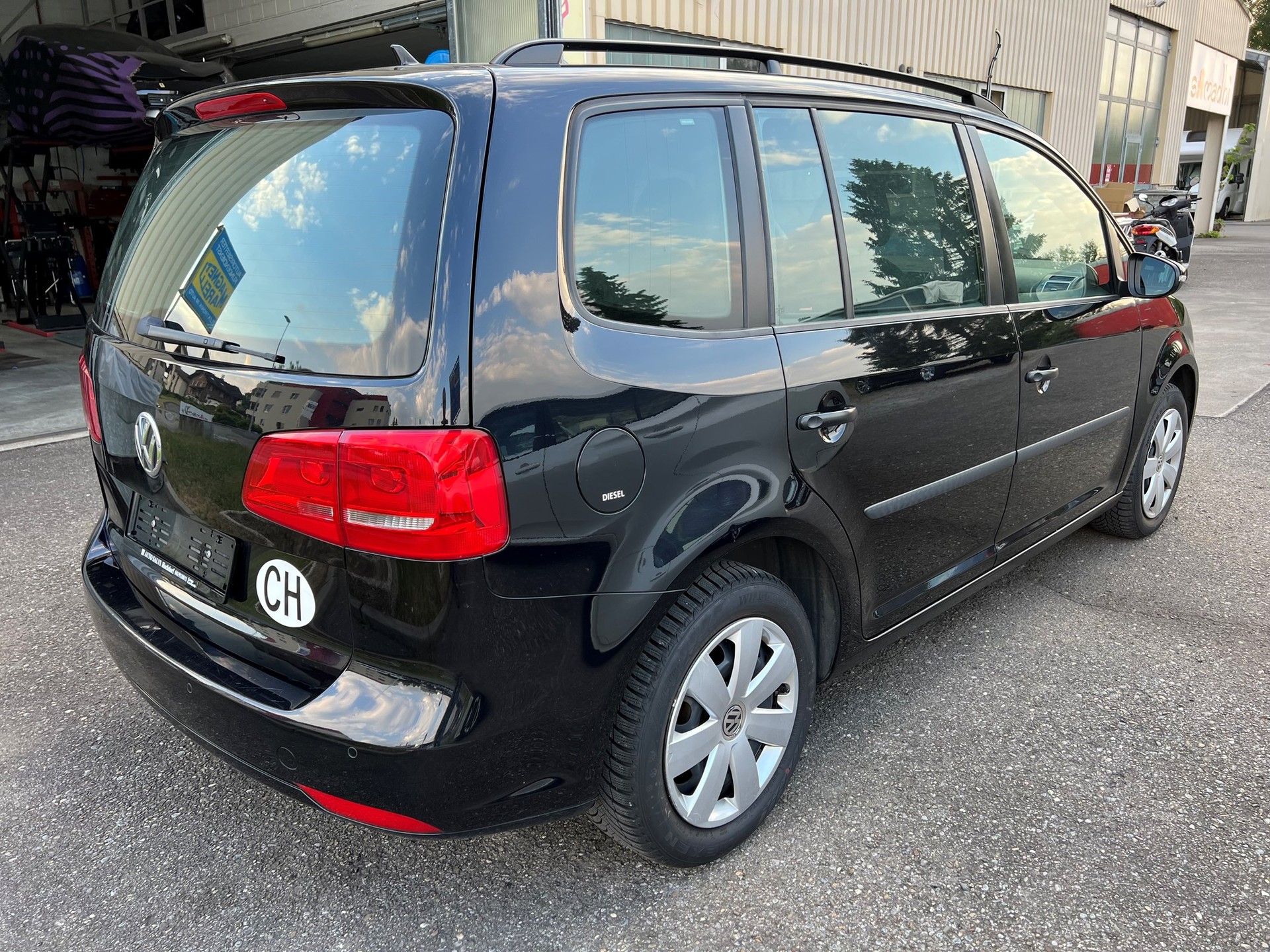 VW Touran 1.6 TDI Comfortline DSG-image-3