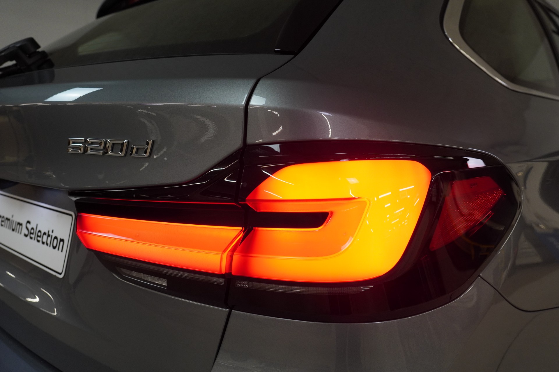 BMW 520d xDrive 48V Touring Steptronic-image-15