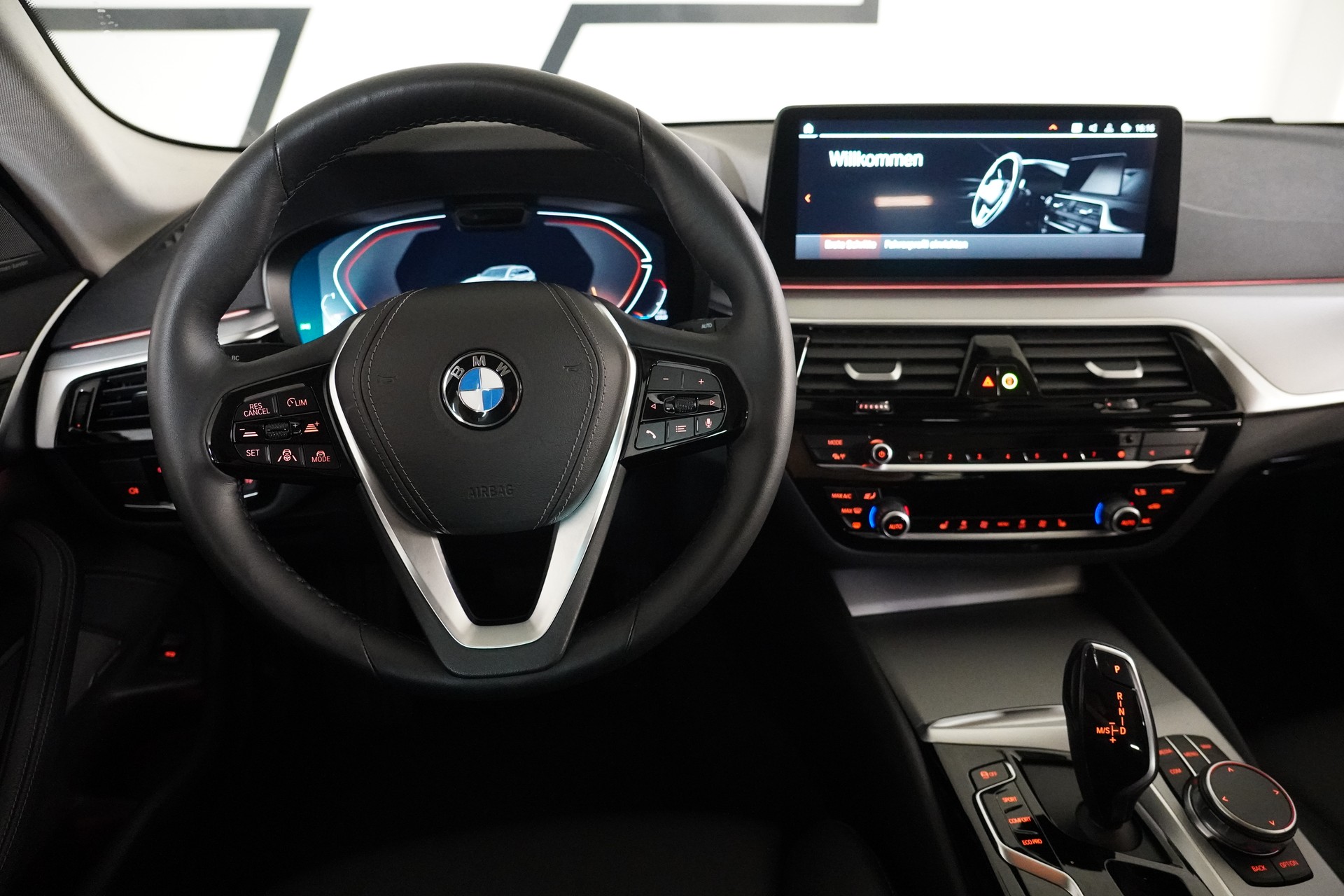 BMW 520d xDrive 48V Touring Steptronic-image-20