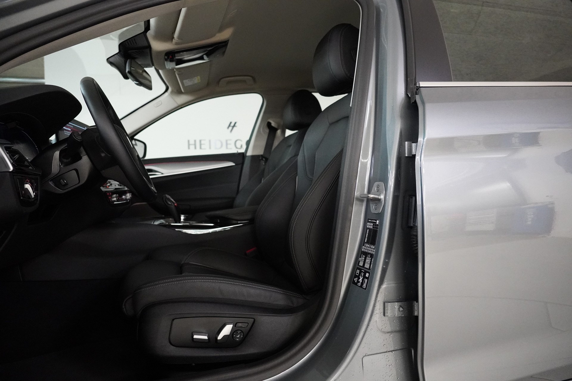 BMW 520d xDrive 48V Touring Steptronic-image-10