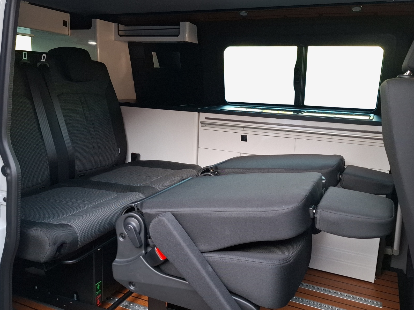 VW T6.1 2.0 TDI Envia Free 4Motion DSG-image-11