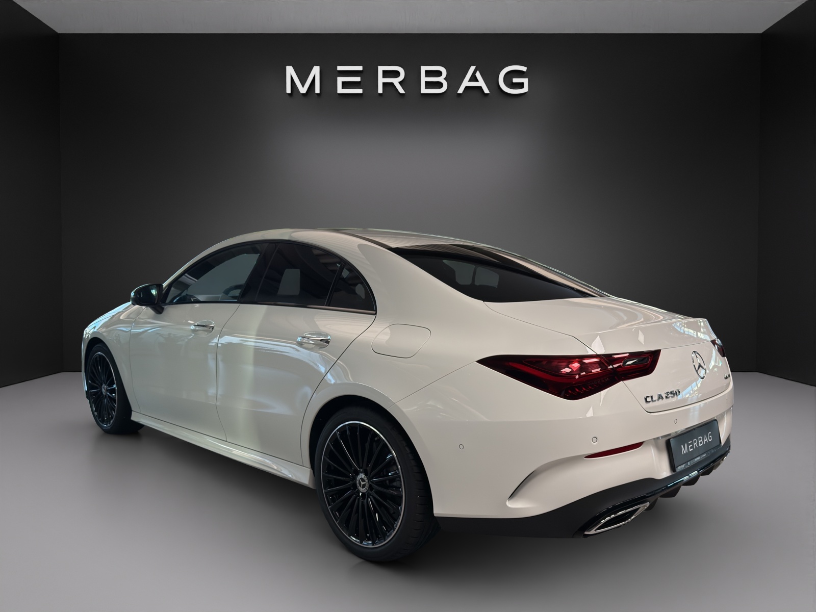 MERCEDES-BENZ CLA 250 4Matic 8G-DCT-image-3