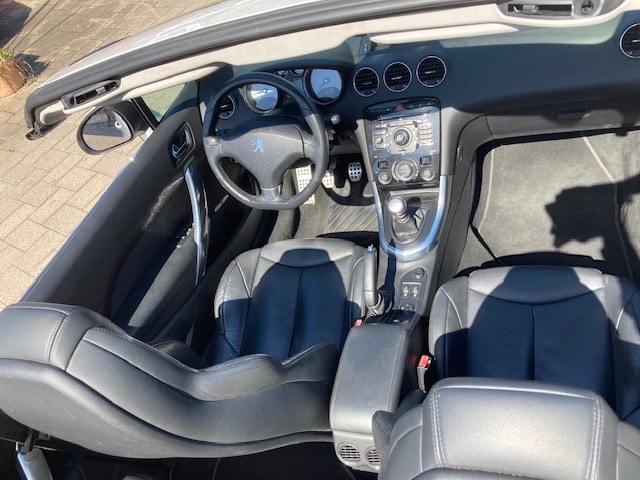 PEUGEOT 308 CC 1.6 16V Turbo Platinum-image-9