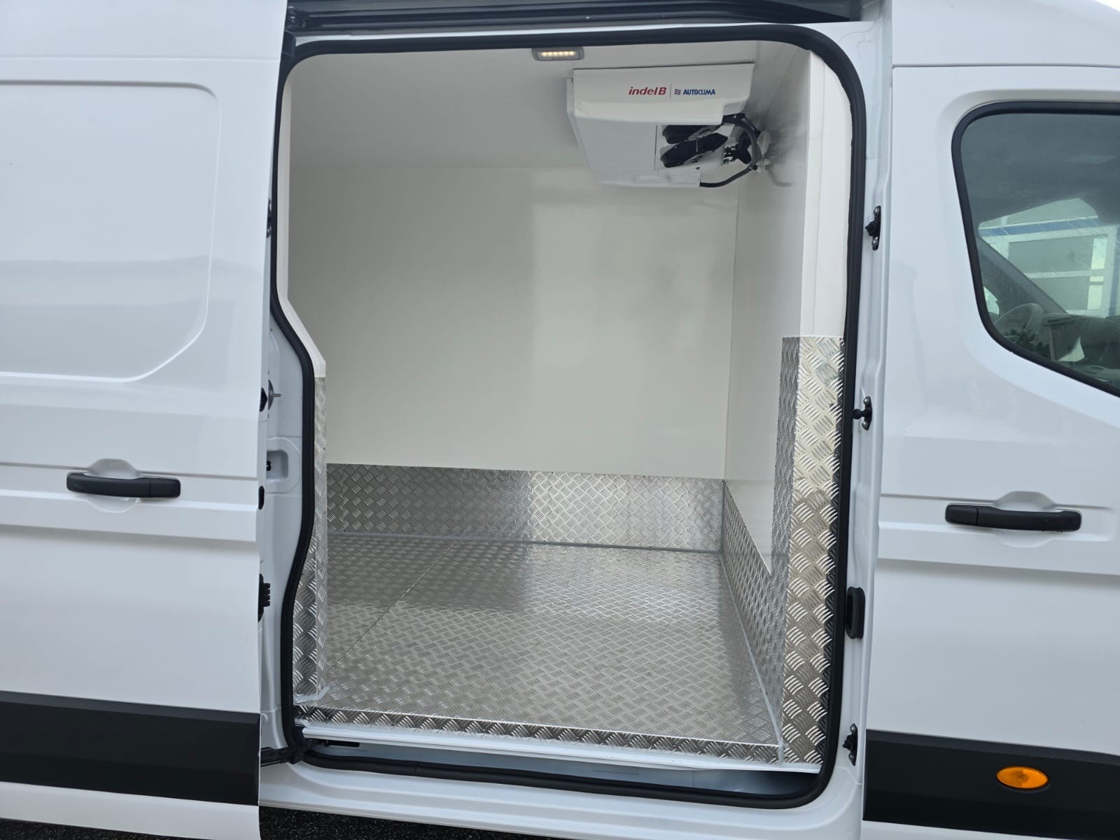 RENAULT Master E-Tech 35 EV 87kWh L3H2-image-7