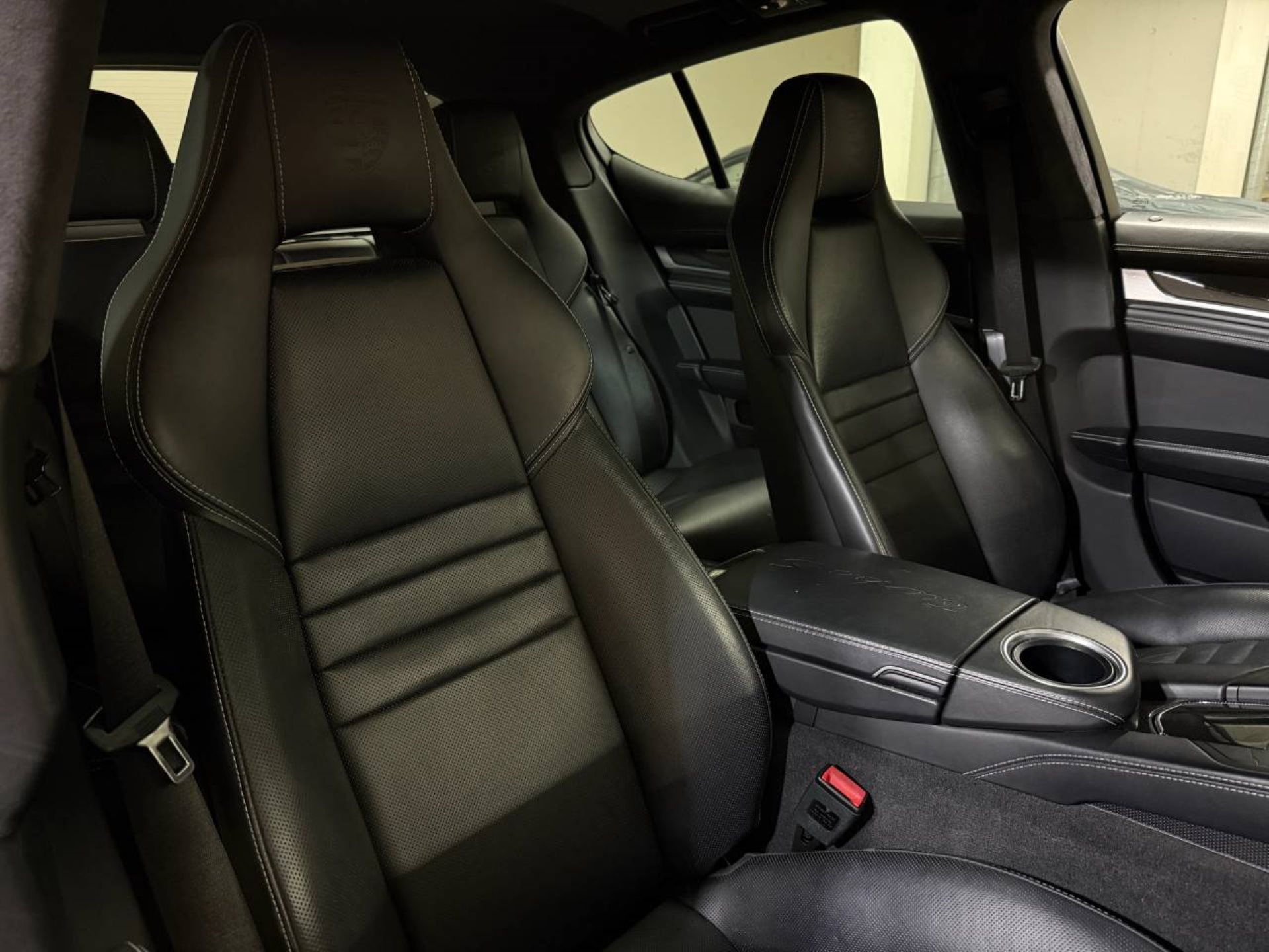 PORSCHE Panamera Turbo S-image-16