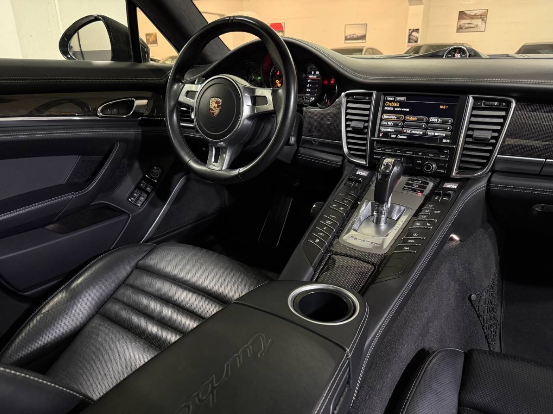 PORSCHE Panamera Turbo S-image-14