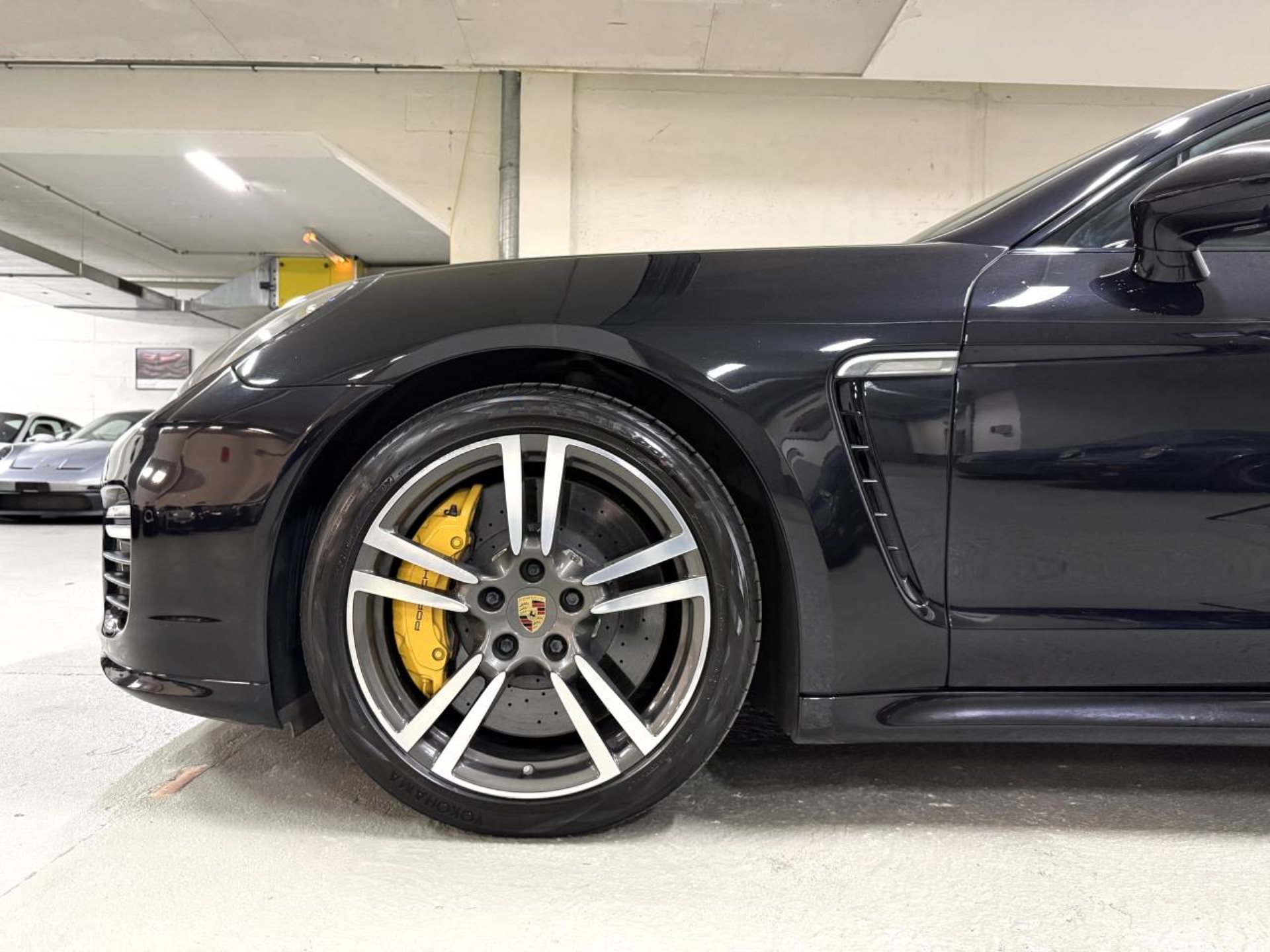 PORSCHE Panamera Turbo S-image-9