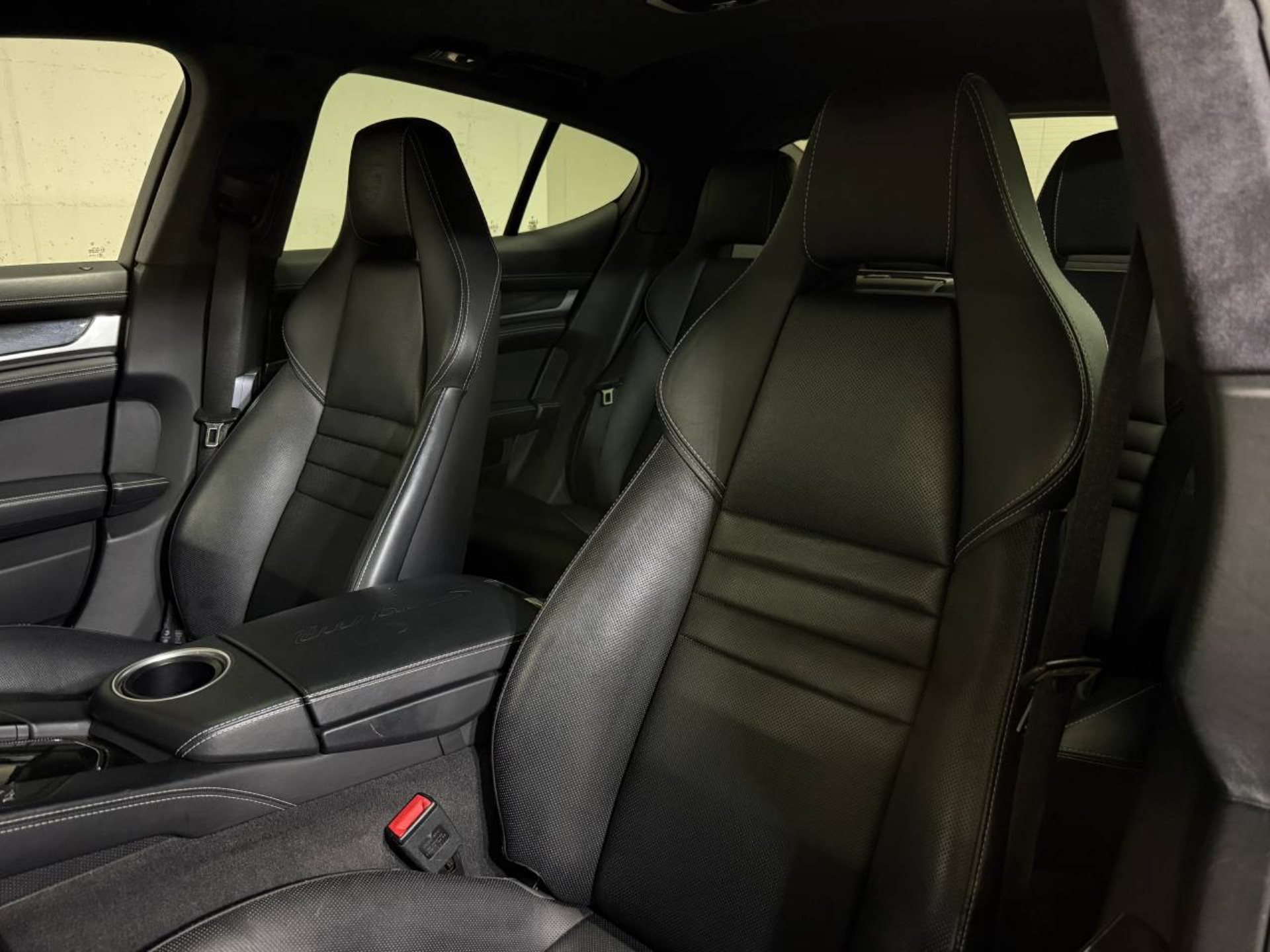 PORSCHE Panamera Turbo S-image-4