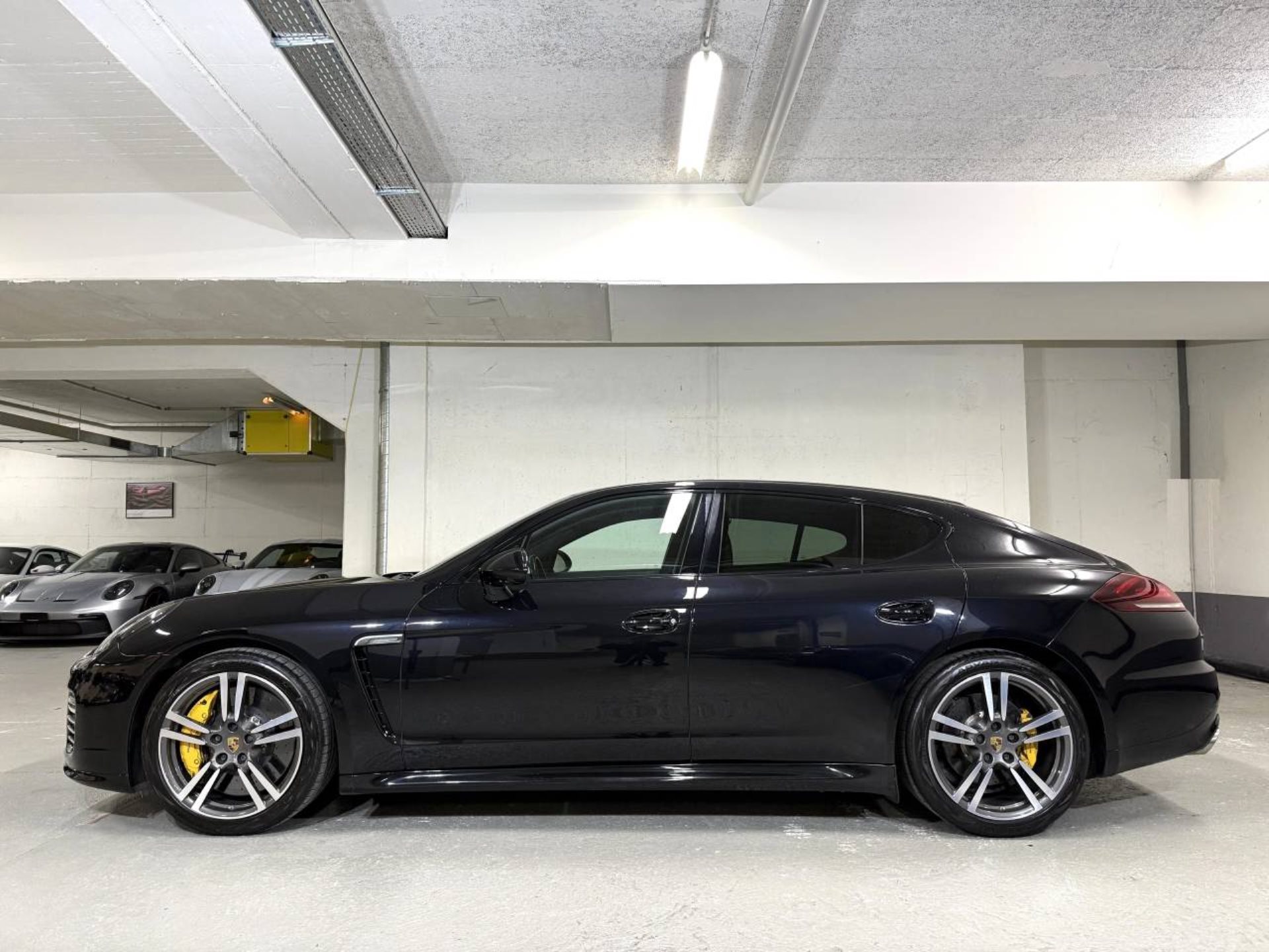 PORSCHE Panamera Turbo S-image-1