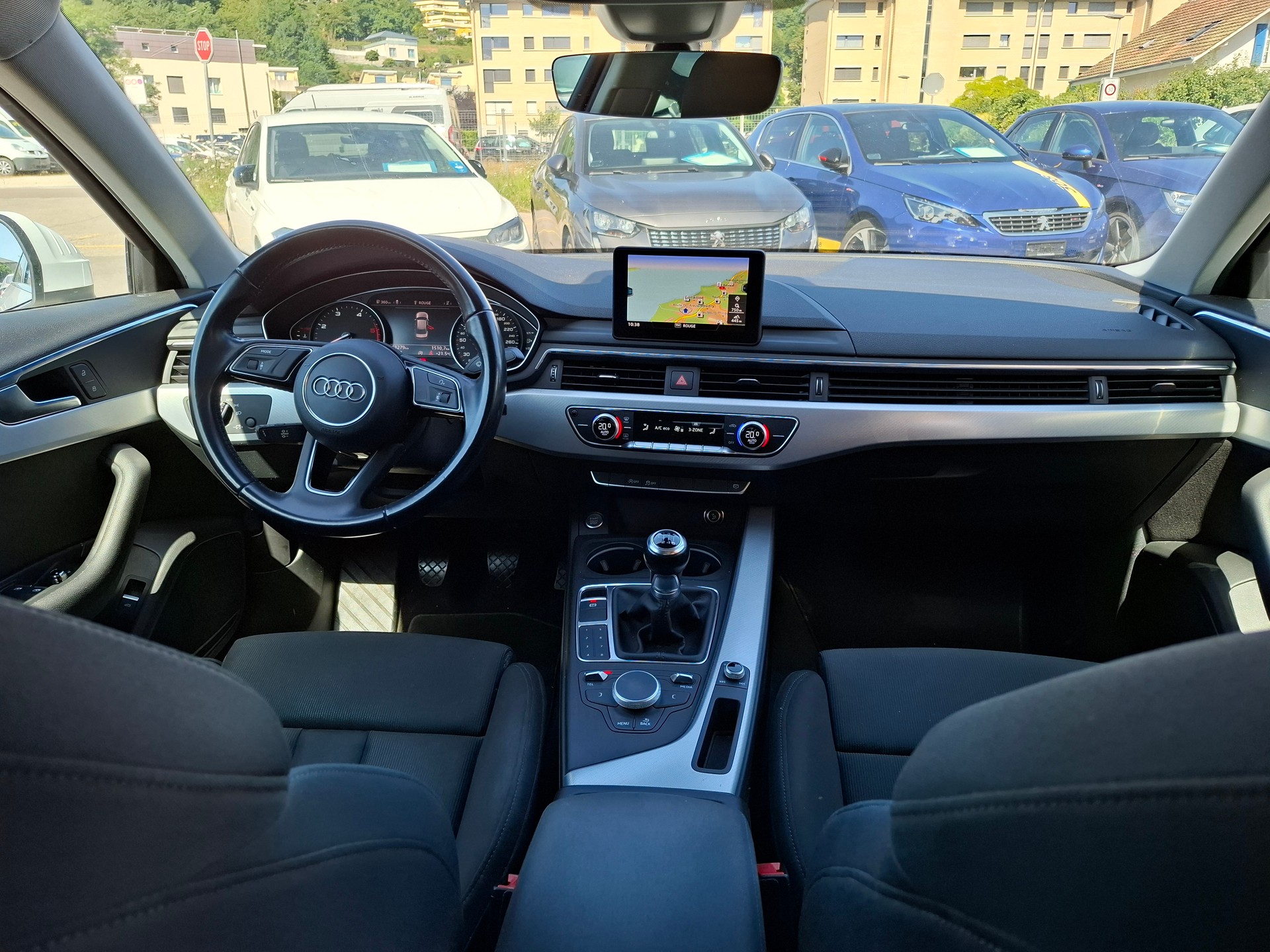 AUDI A4 2.0 TDI Design-image-9