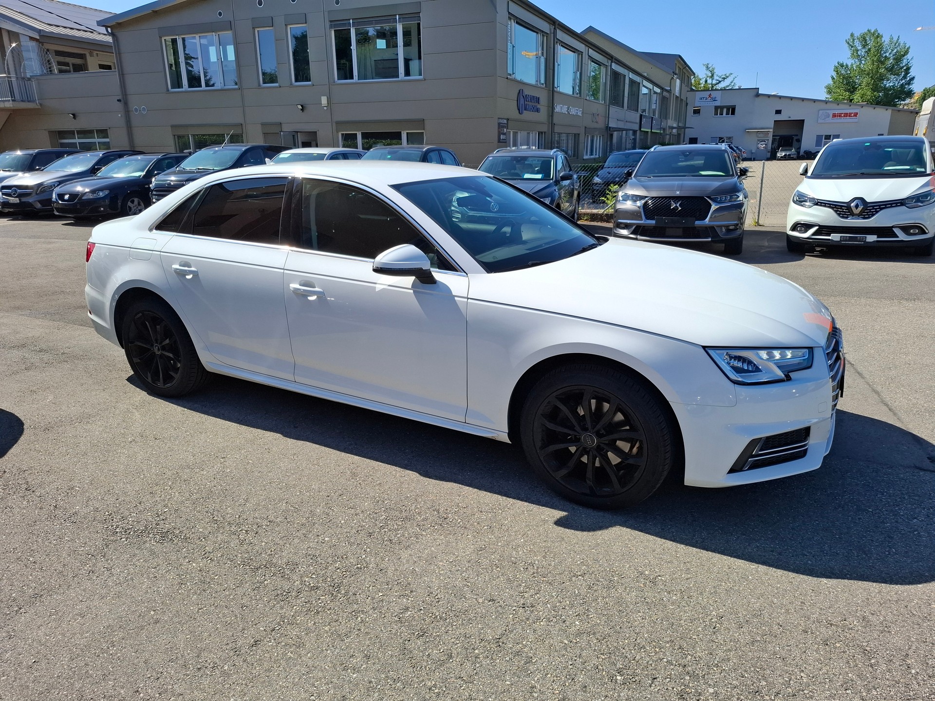 AUDI A4 2.0 TDI Design-image-5